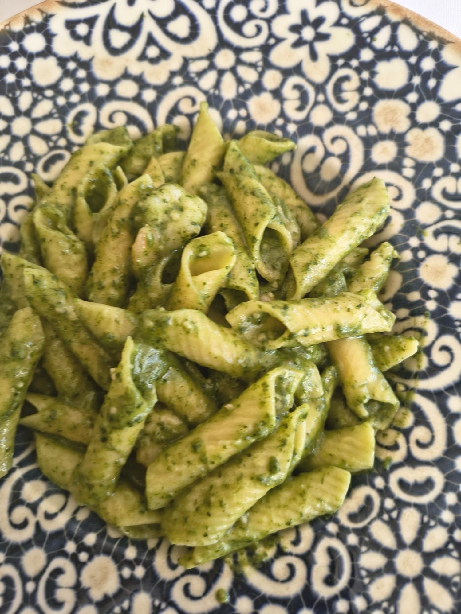 Penne cu sos pesto