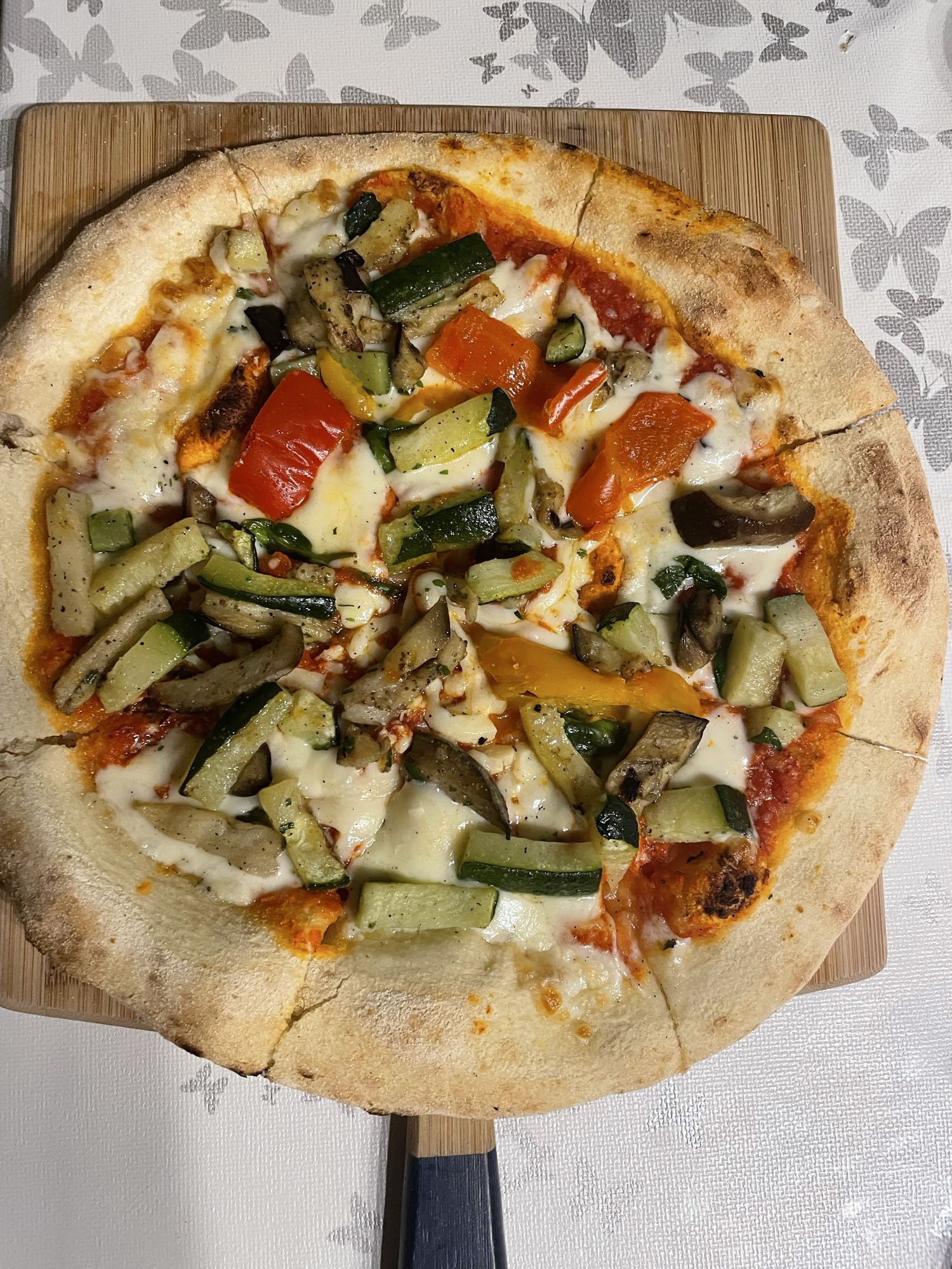 Pizza mit Gemüse