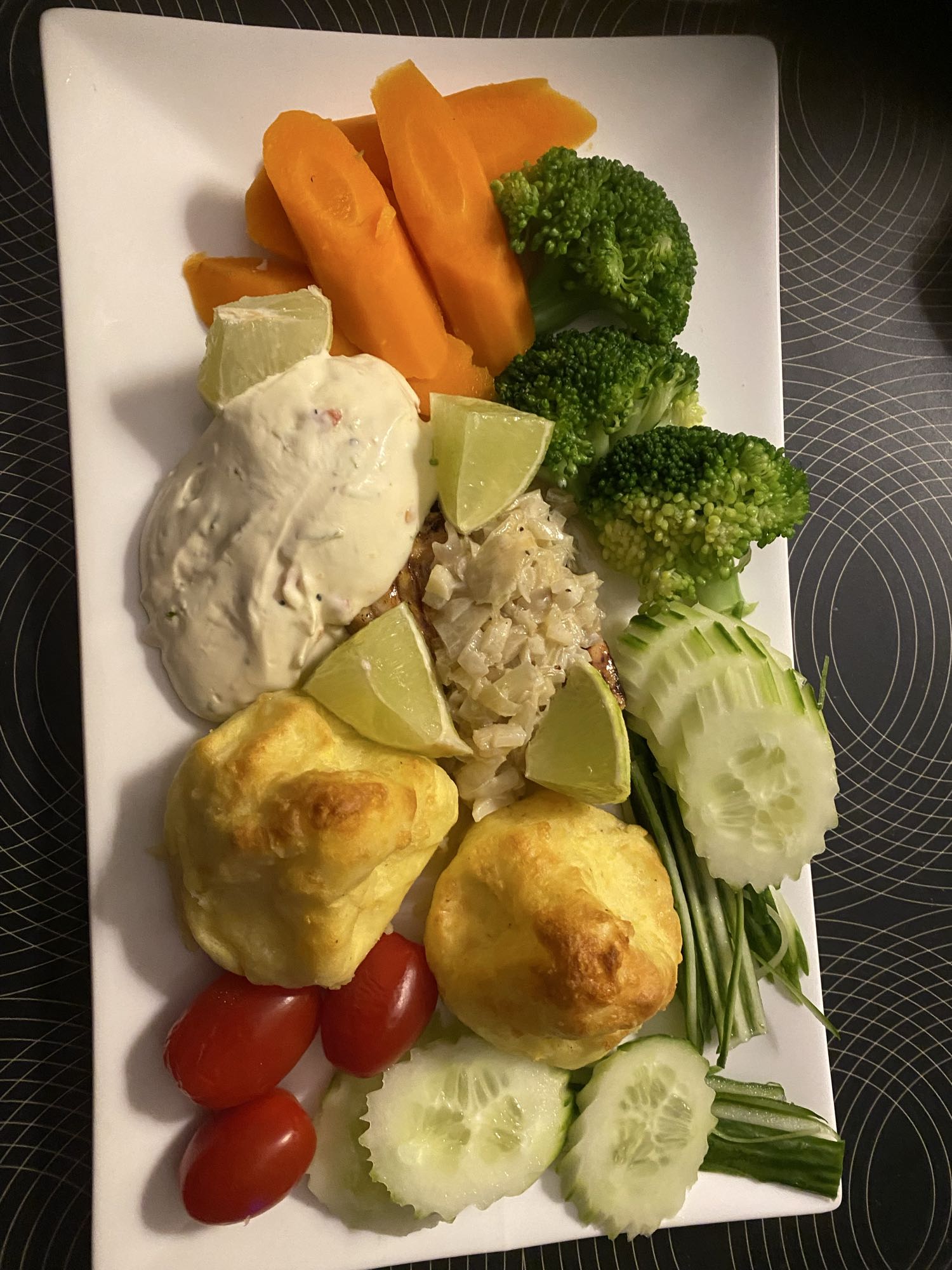 Grönsaksfat med ostbröd