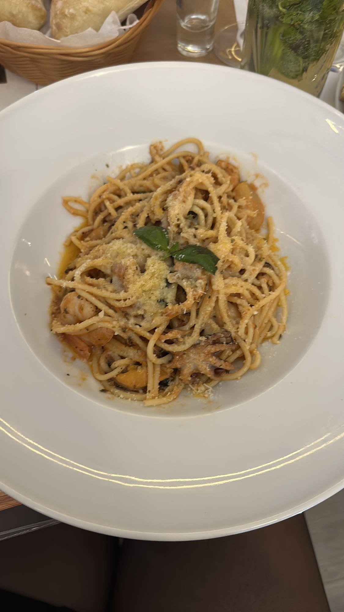 Spaghete cu fructe de mare