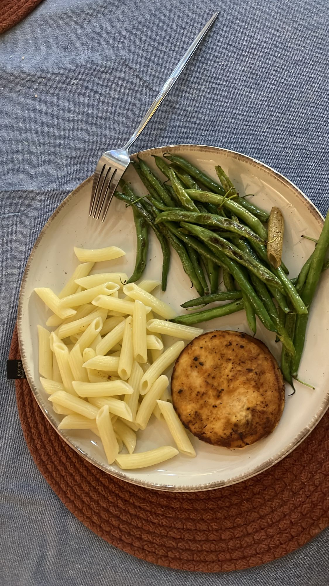 Курица с пастой и фасолью