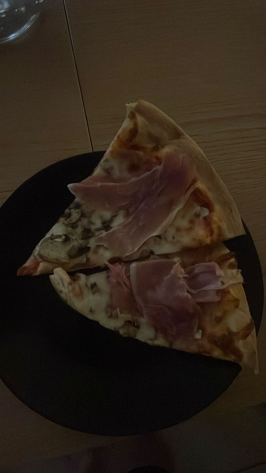 Πίτσα με ζαμπόν & μανιτάρια