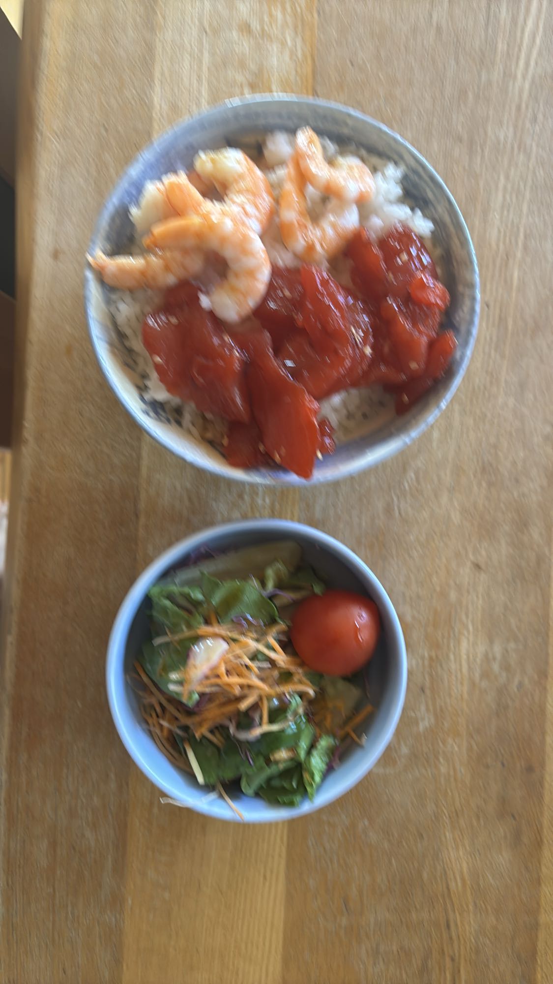 海鮮丼とサラダセット