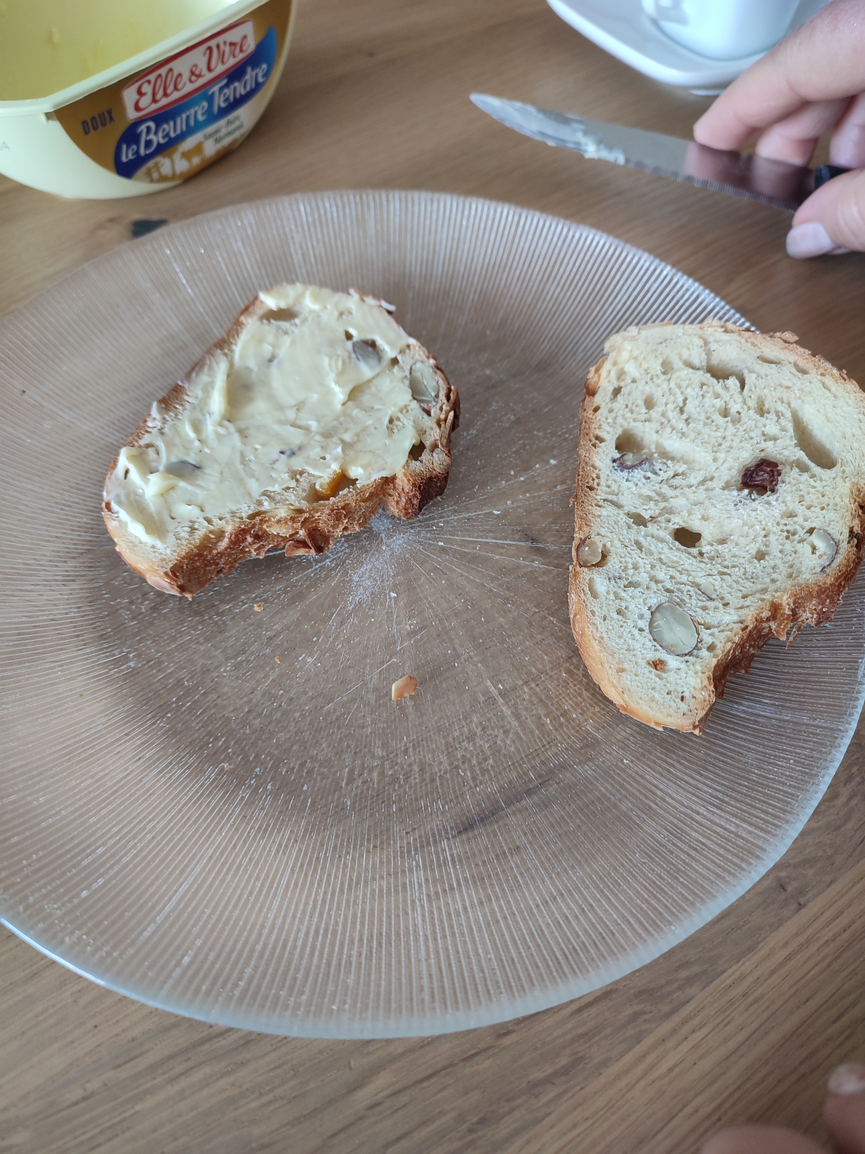 Pain aux fruits et beurre