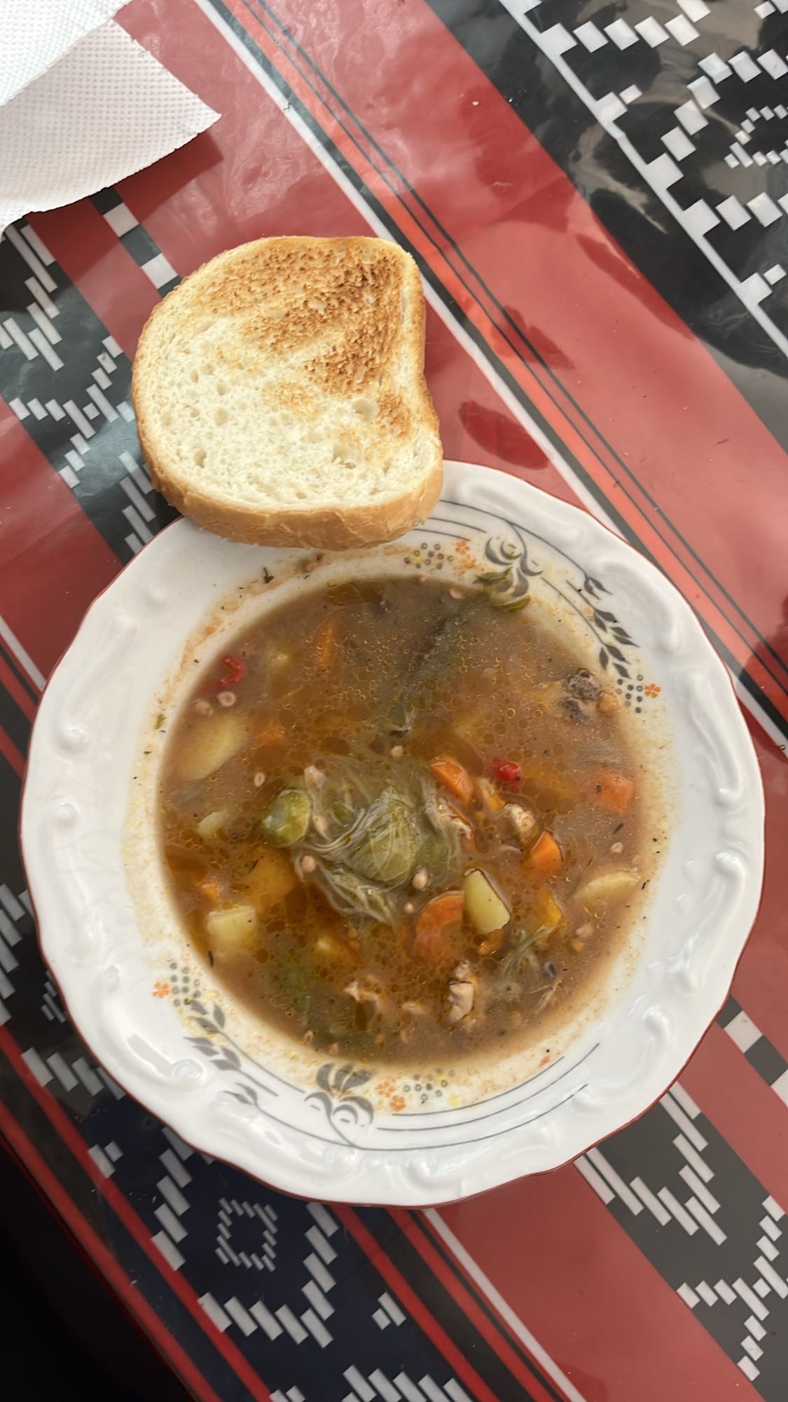 Зеленчукова супа с хляб