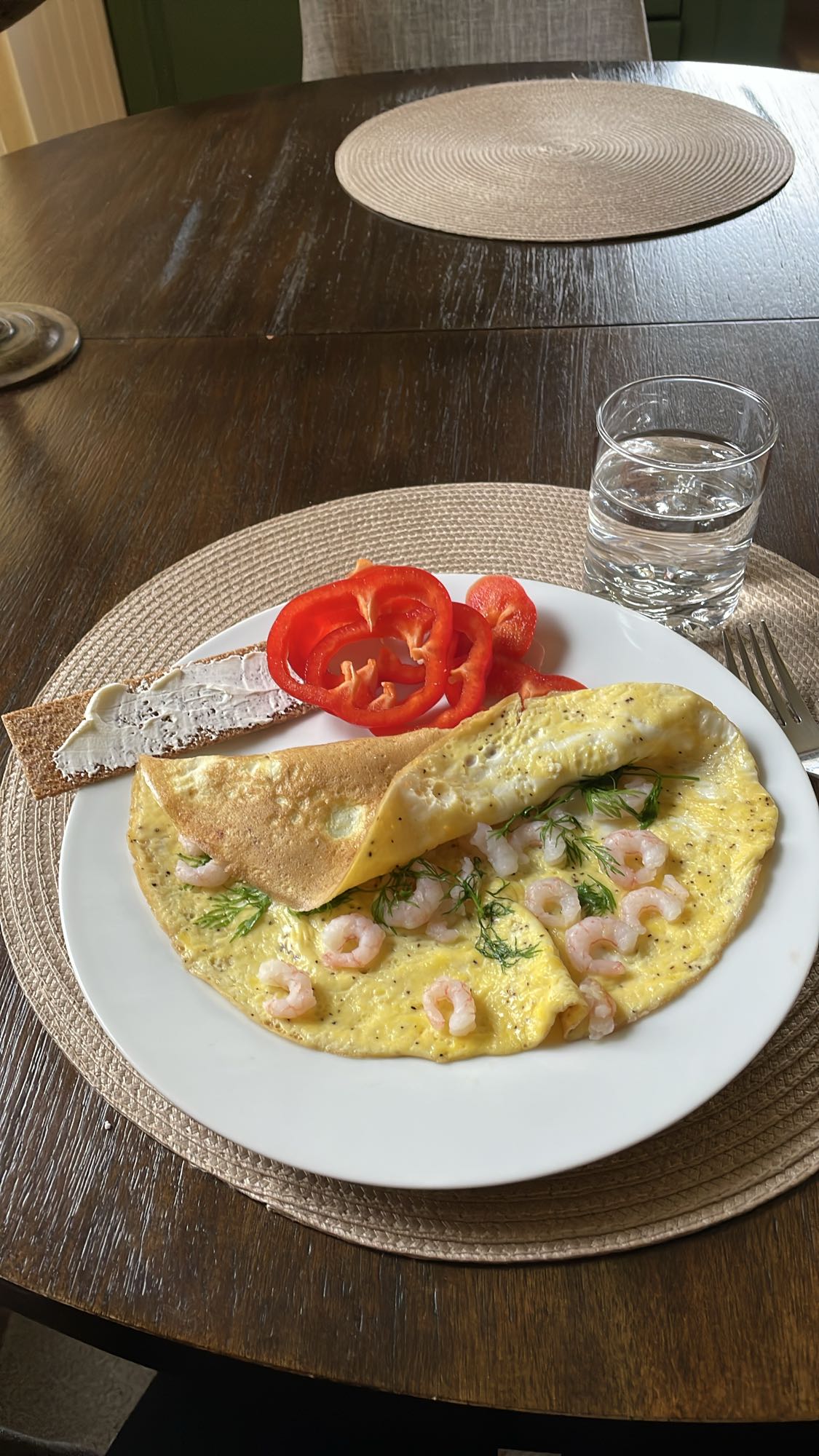 Räkomlett med knäckebröd