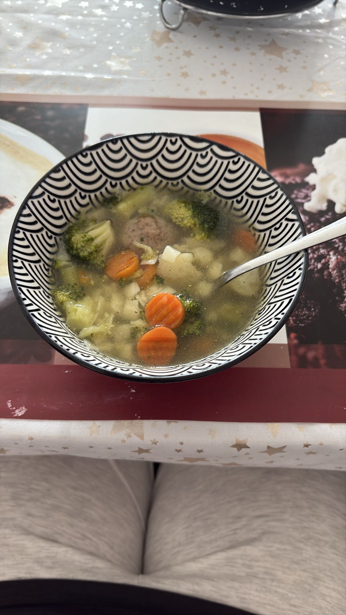 Zöldségleves húsgombóccal