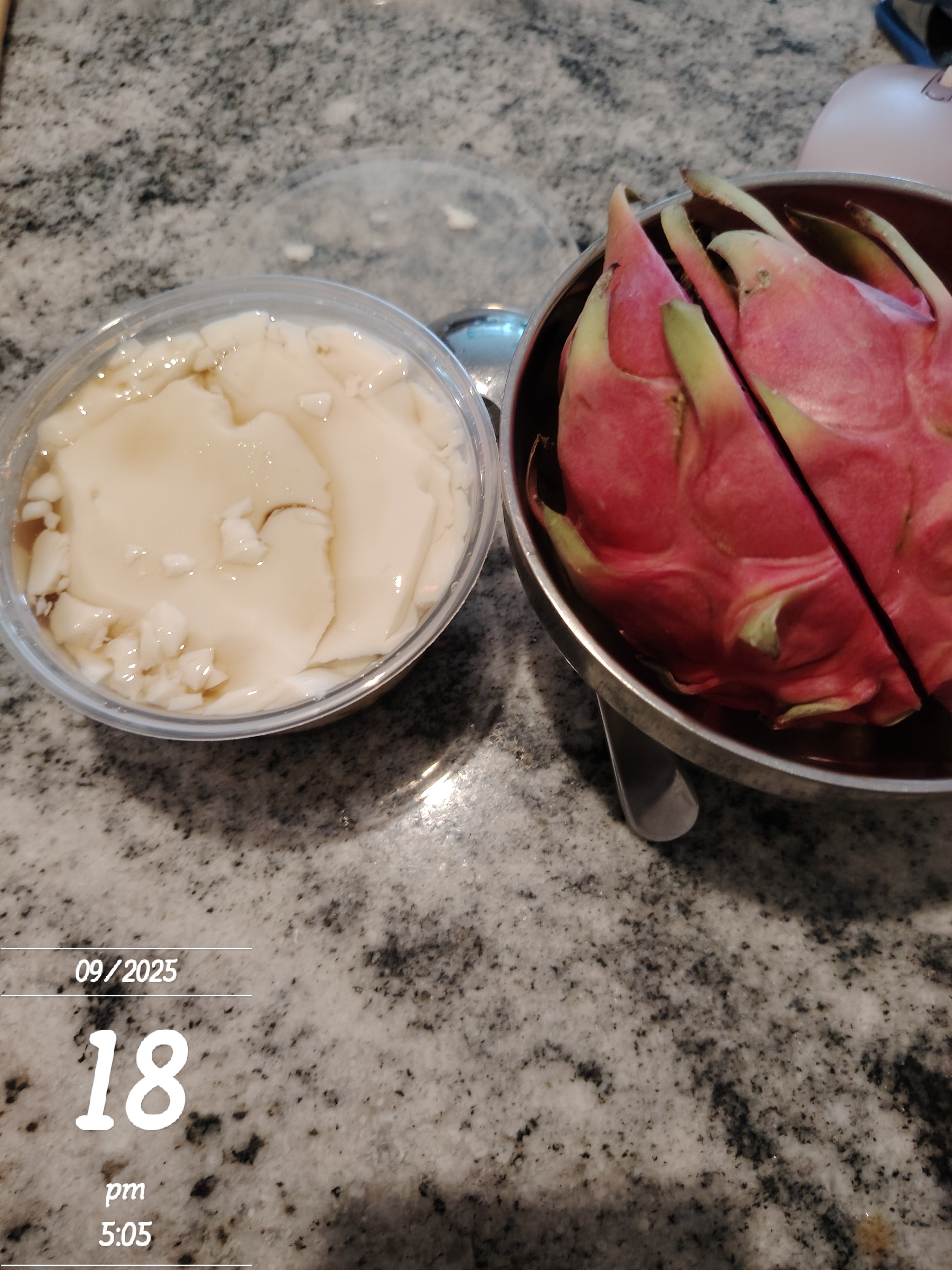 Tofu pudding and dragon fruit