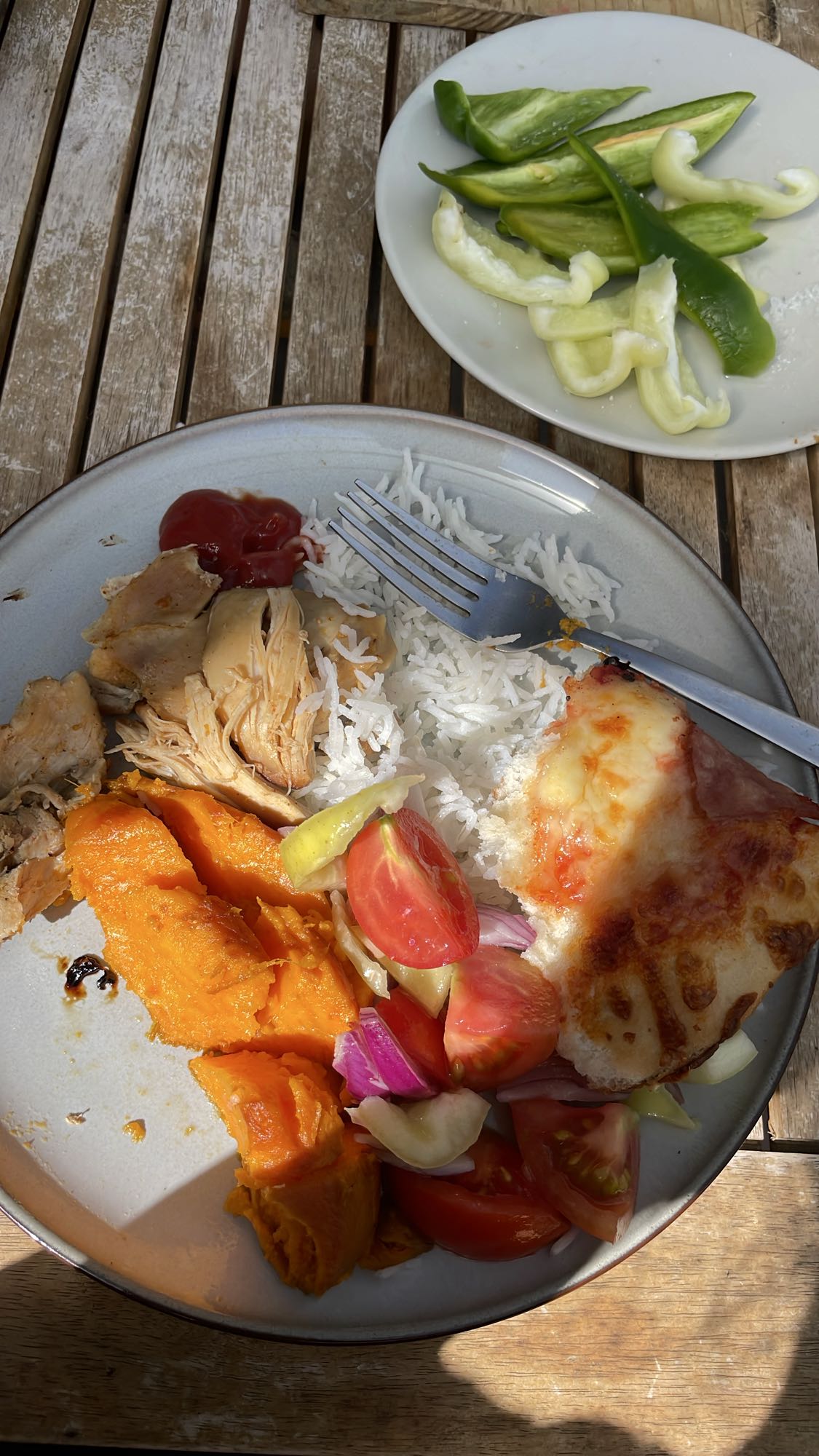 Pui cu orez și legume