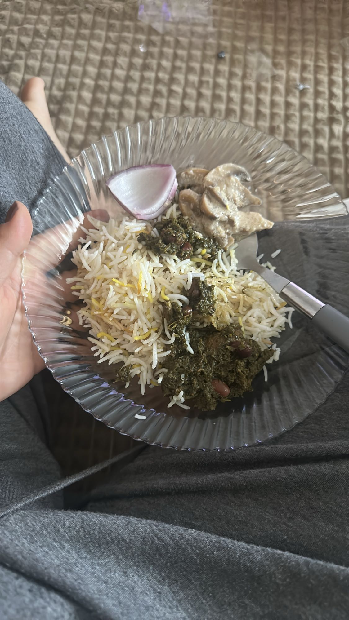Ris med gryta och lök