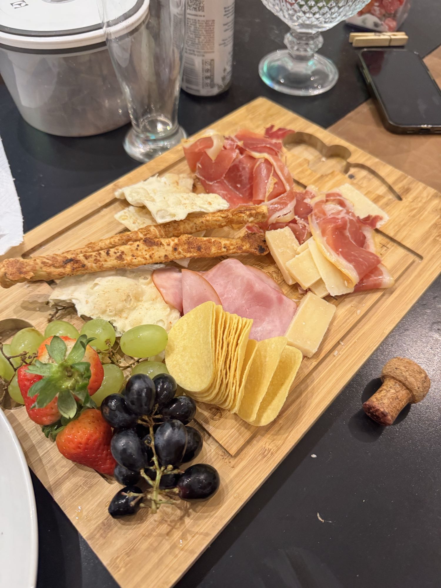 Tábua de frios e frutas