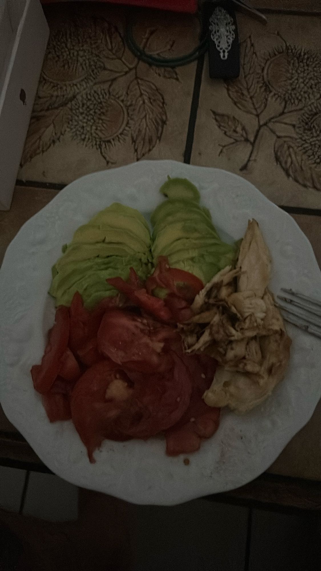 Poulet avocat tomate