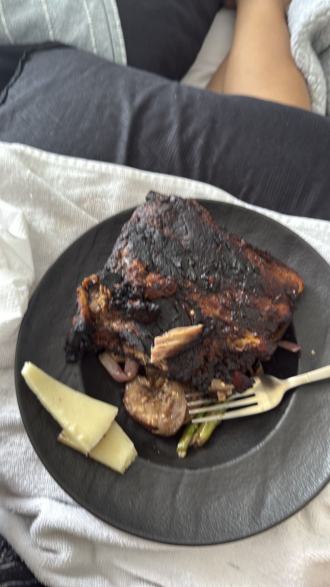 Costillas asadas con queso