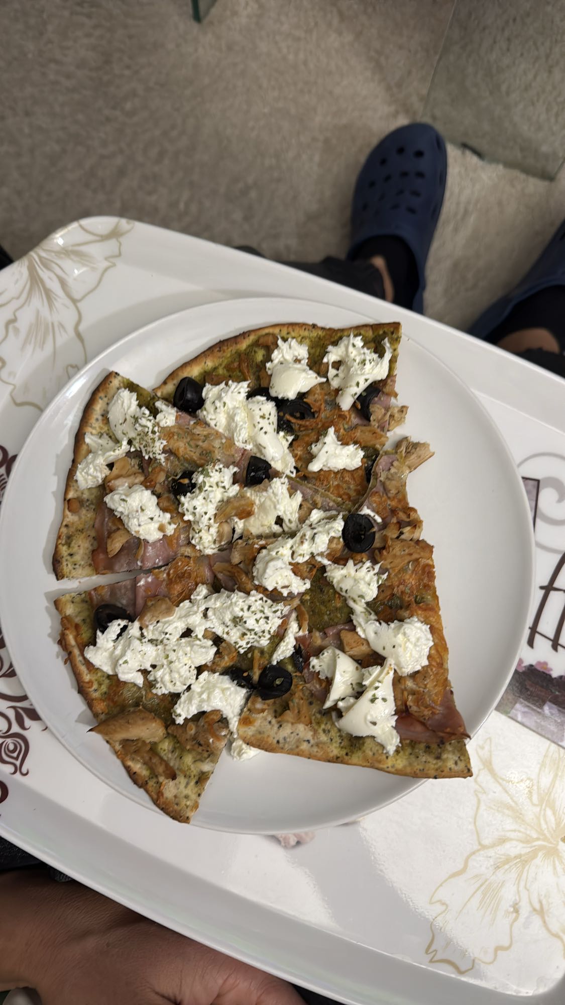 Pizza con pollo y ricotta