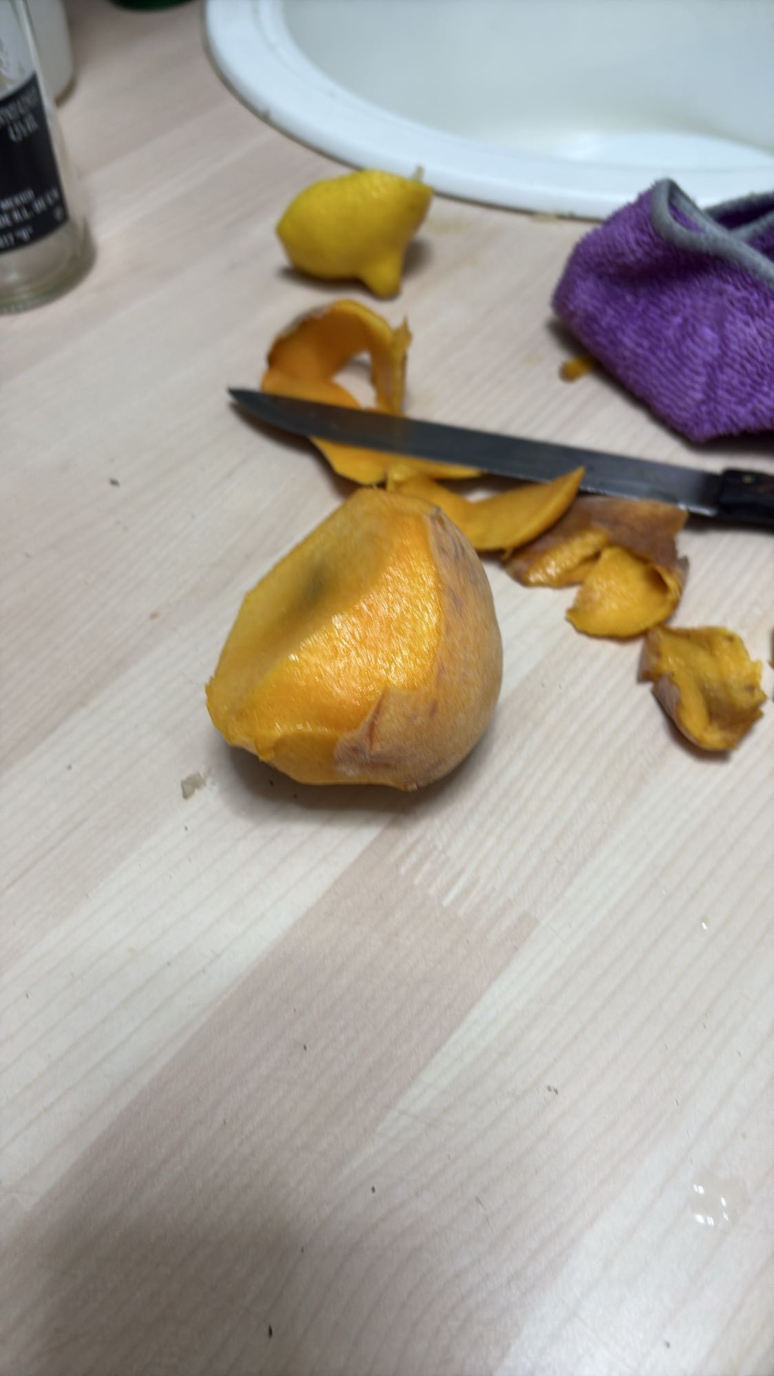 trozo de mango pelado