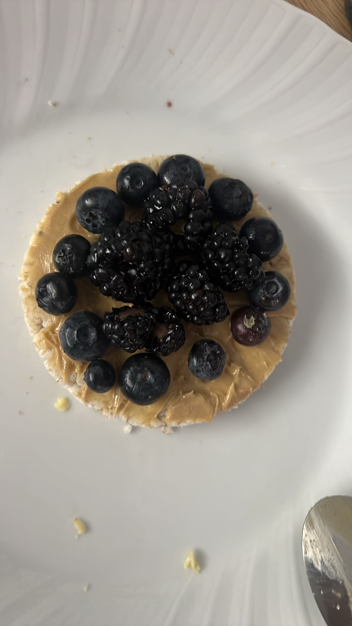 Rice cake with berries