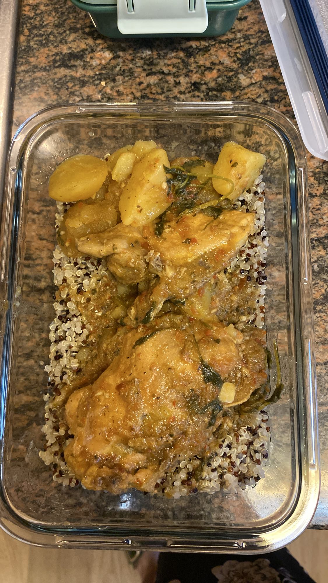 Pollo guisado con quinoa