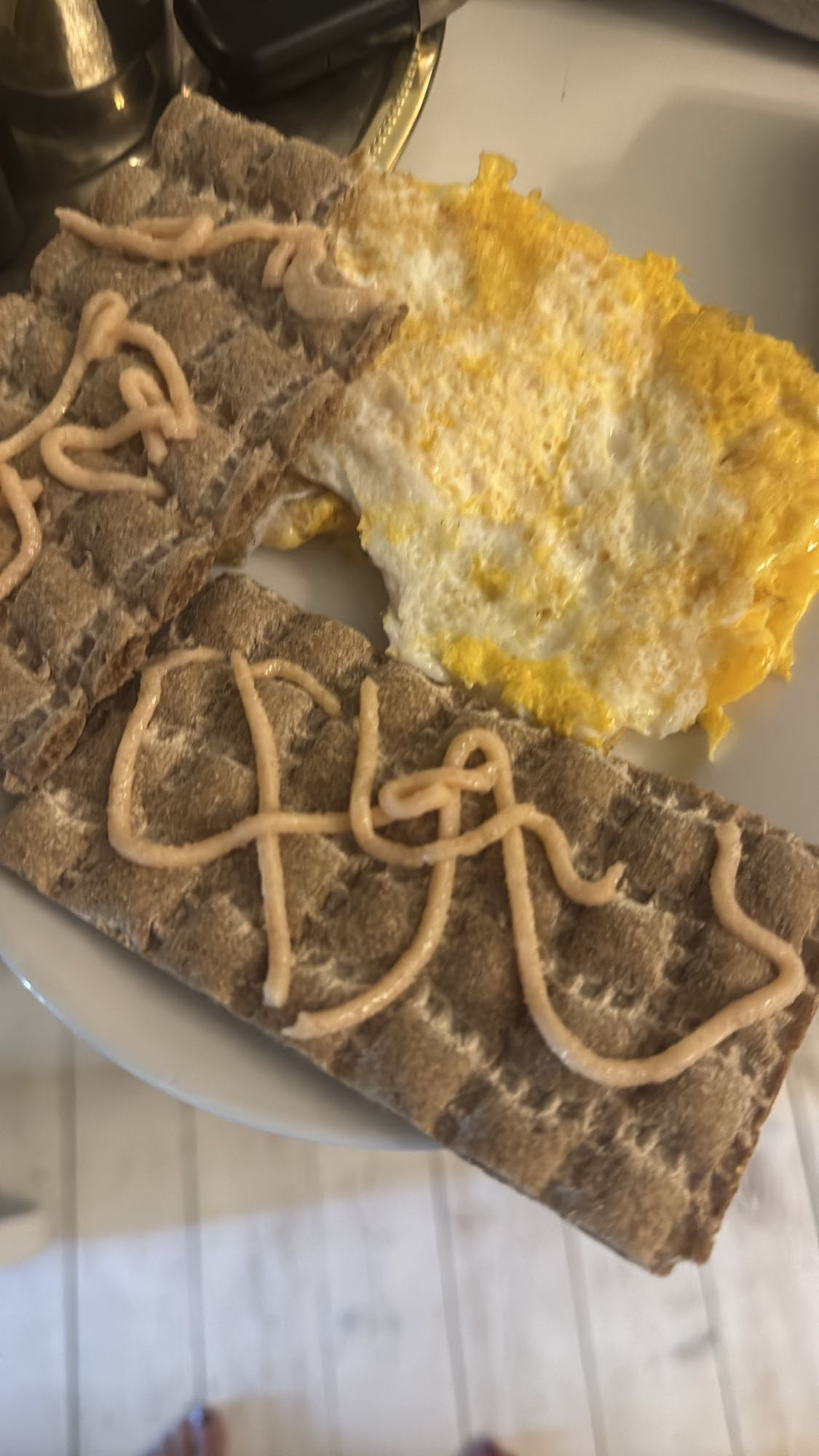 Knäckebröd med ägg & kaviar