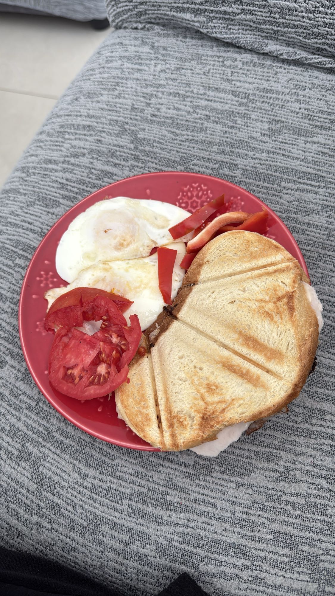 Mic dejun cu sandwich