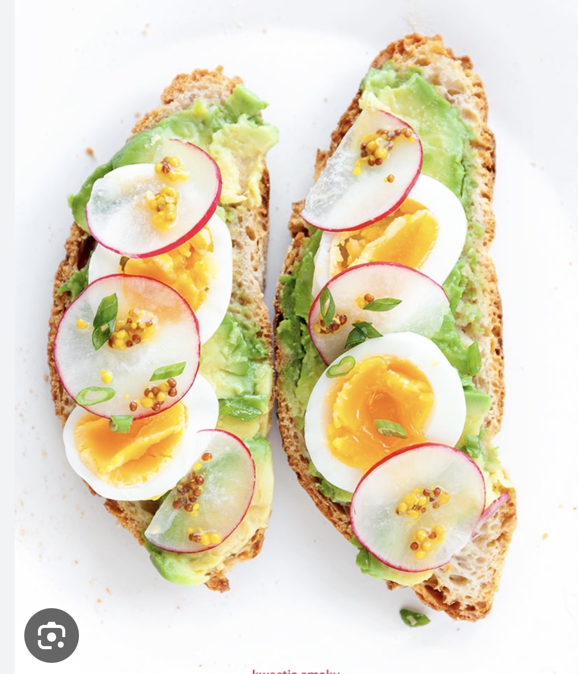 Kanapki z awokado i jajkiem