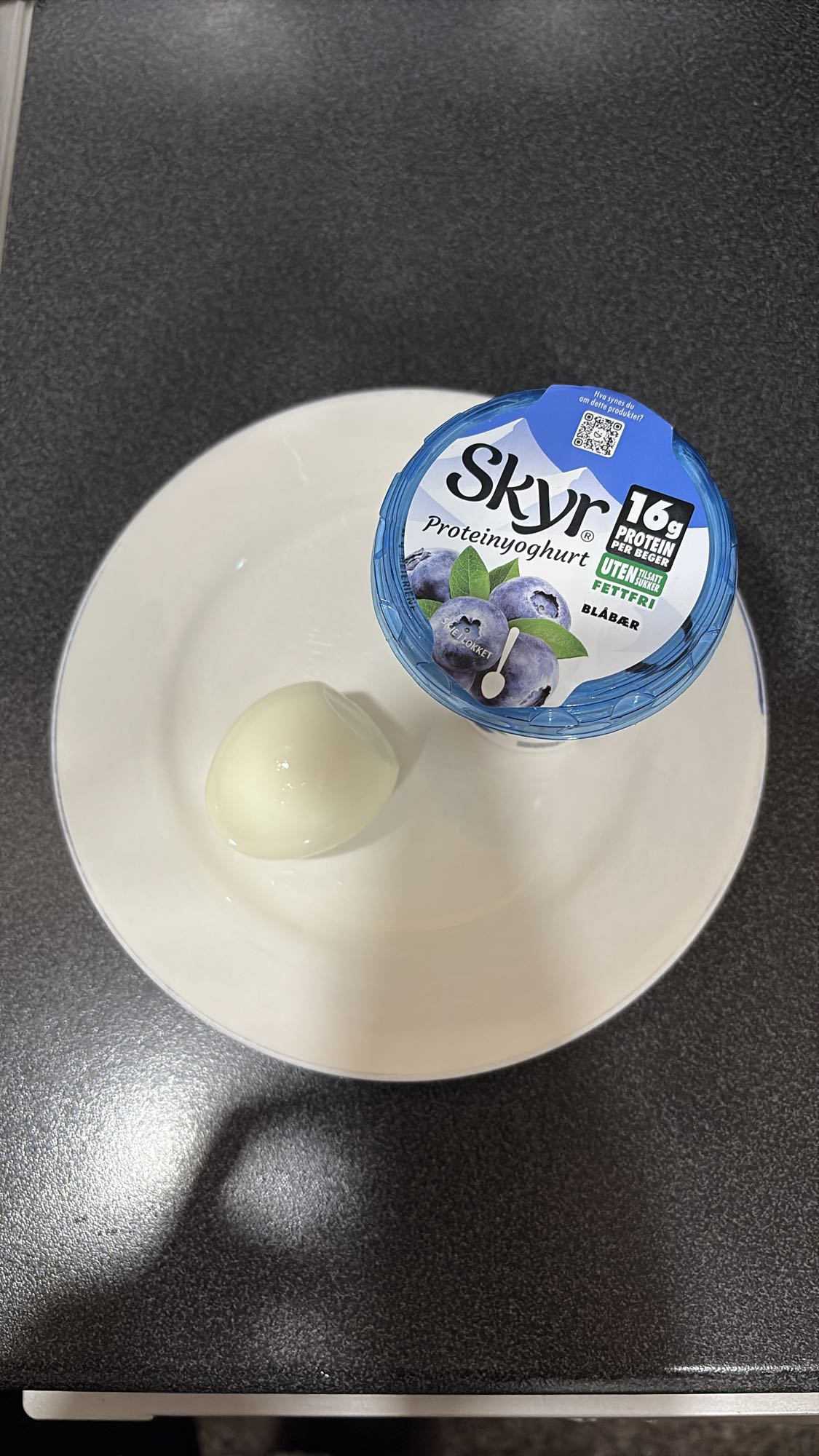 Skyr og kokt egg