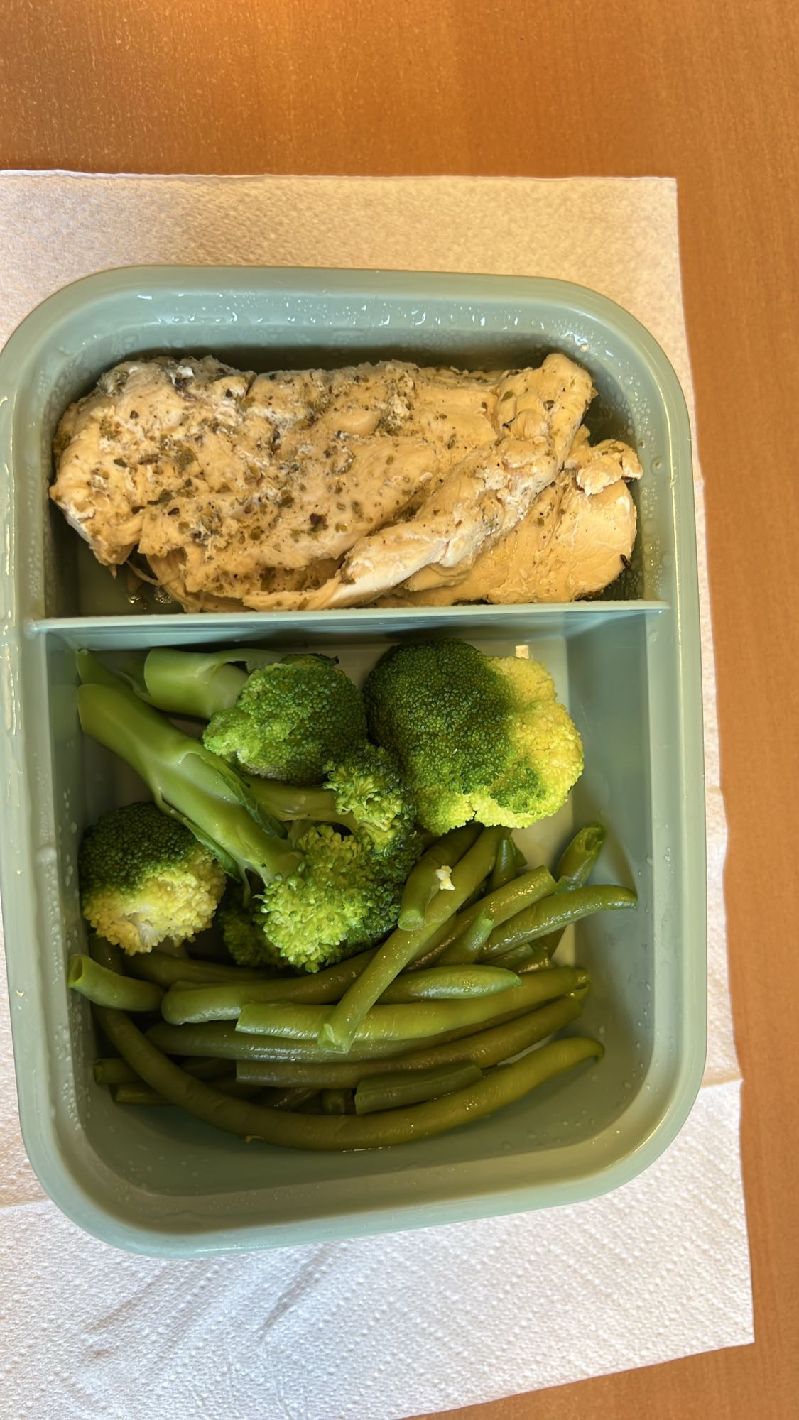 Tavuklu sebze tabağı