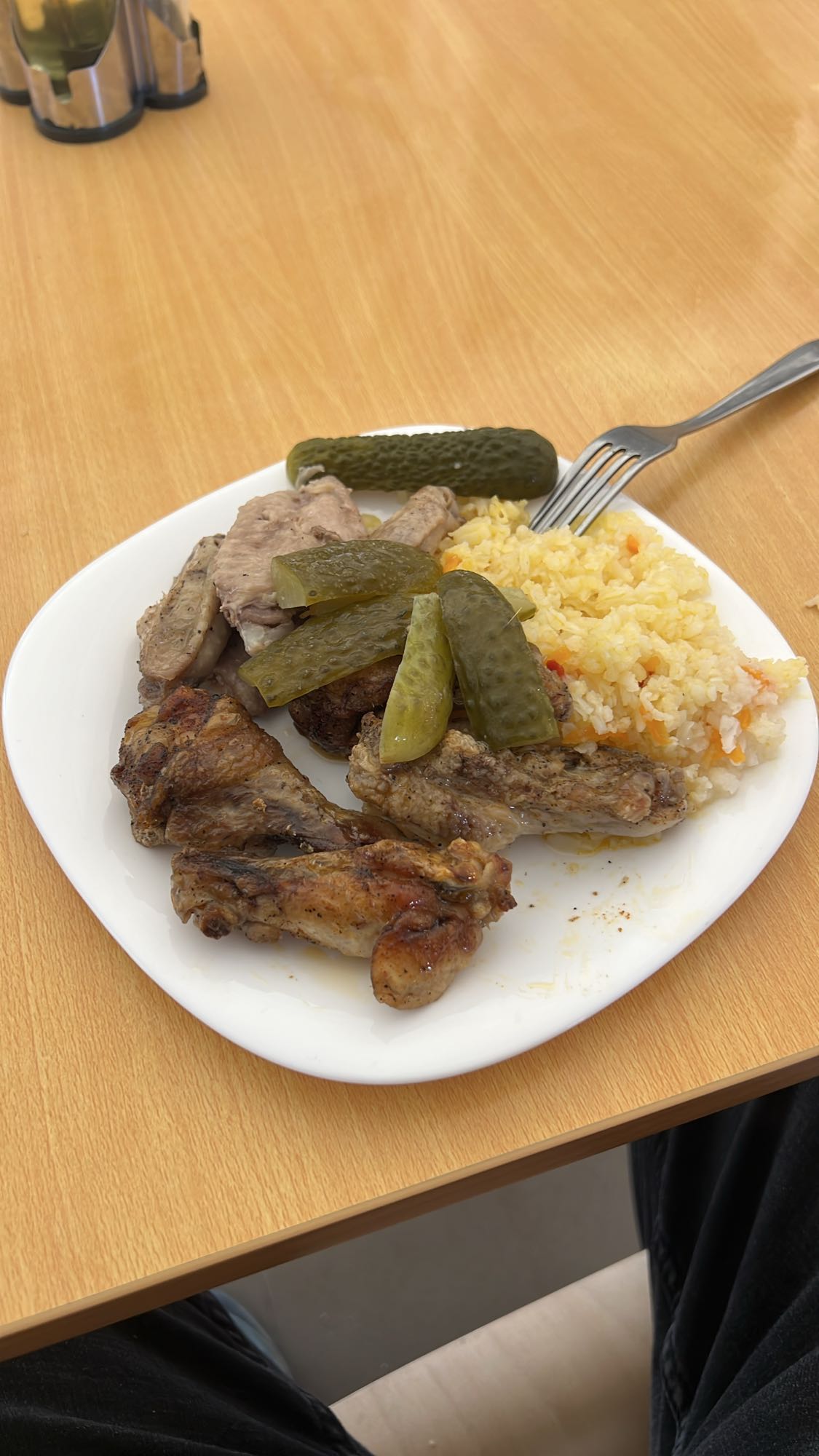 Orez cu carne și murături