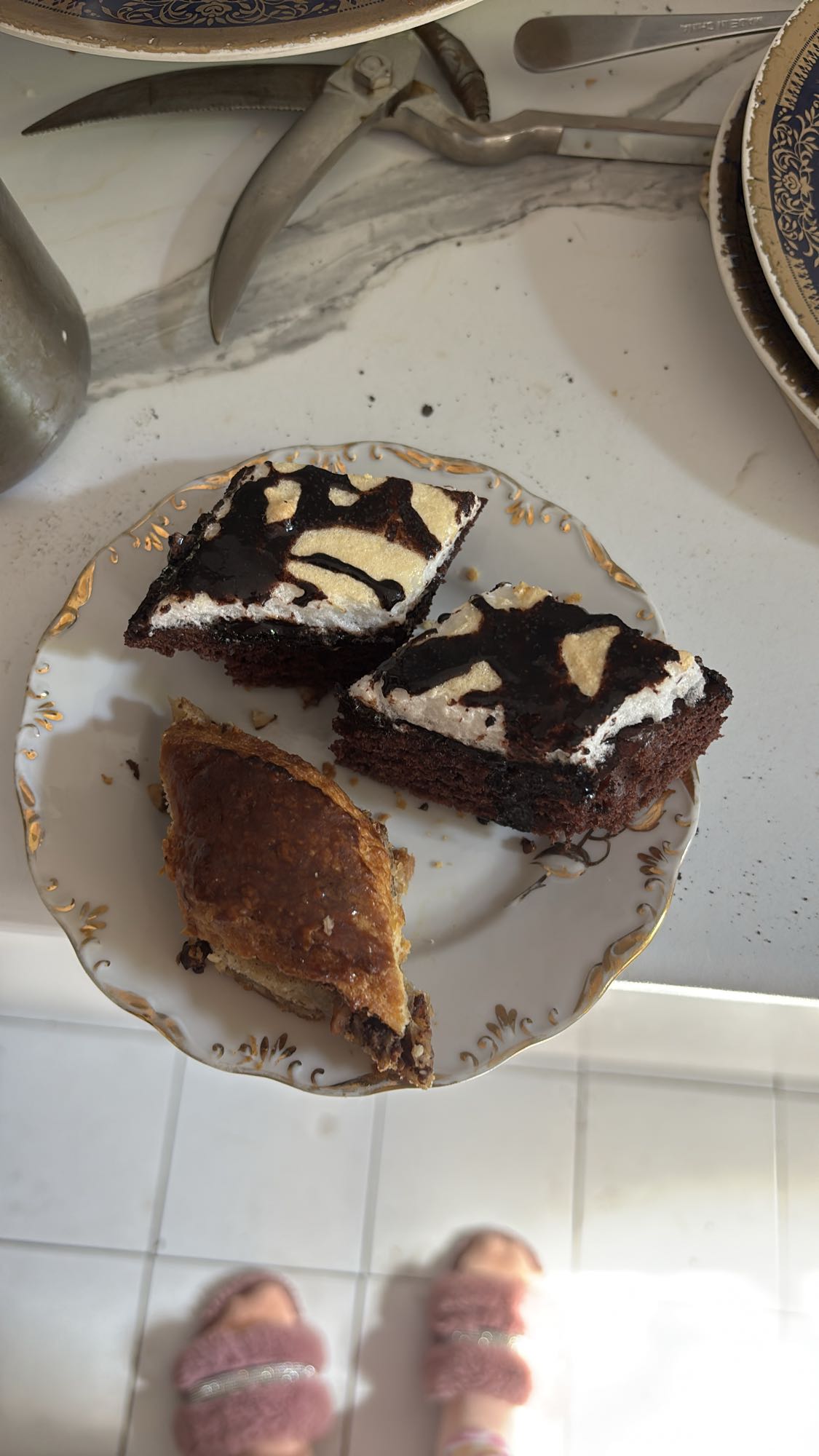 шоколадный торт и пахлава