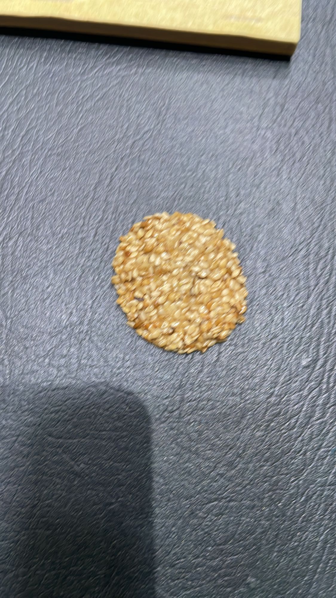 Sesame brittle cookie