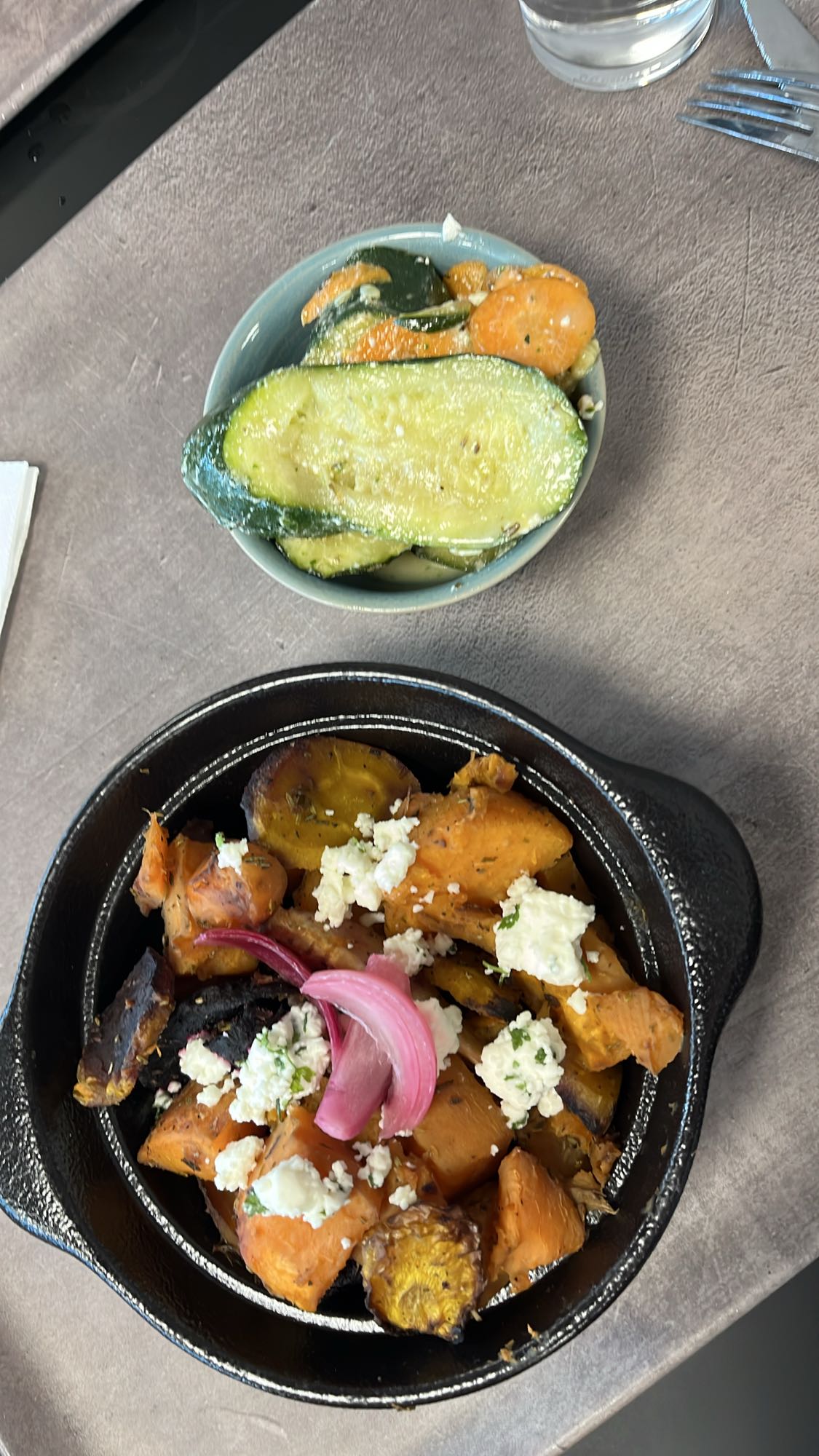 Légumes rôtis et salade