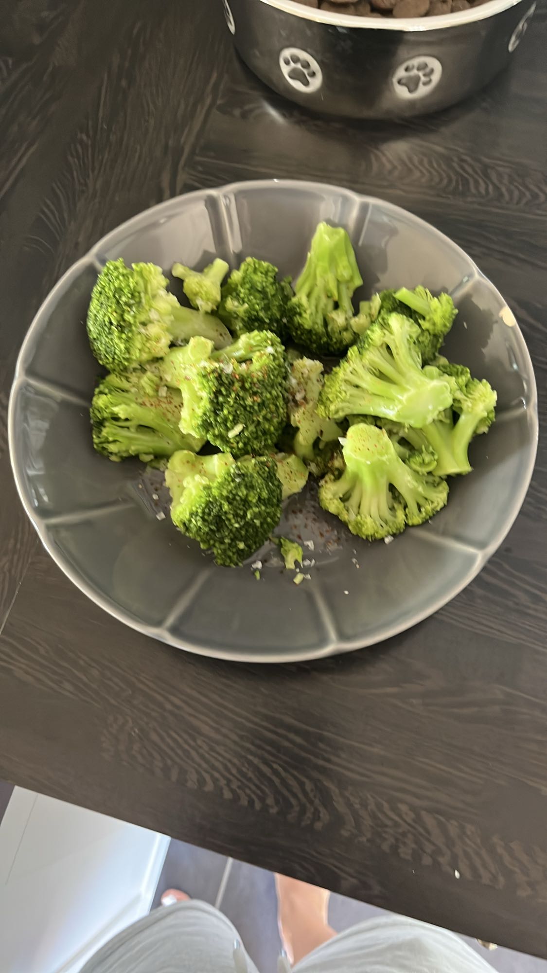 Kokt broccoli tallrik