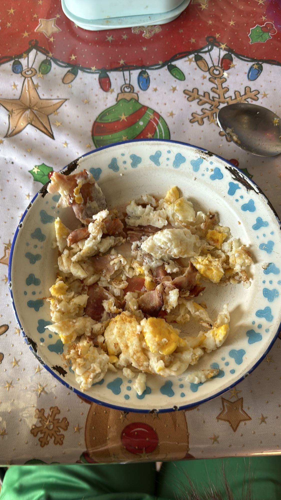 Huevos revueltos con tocino