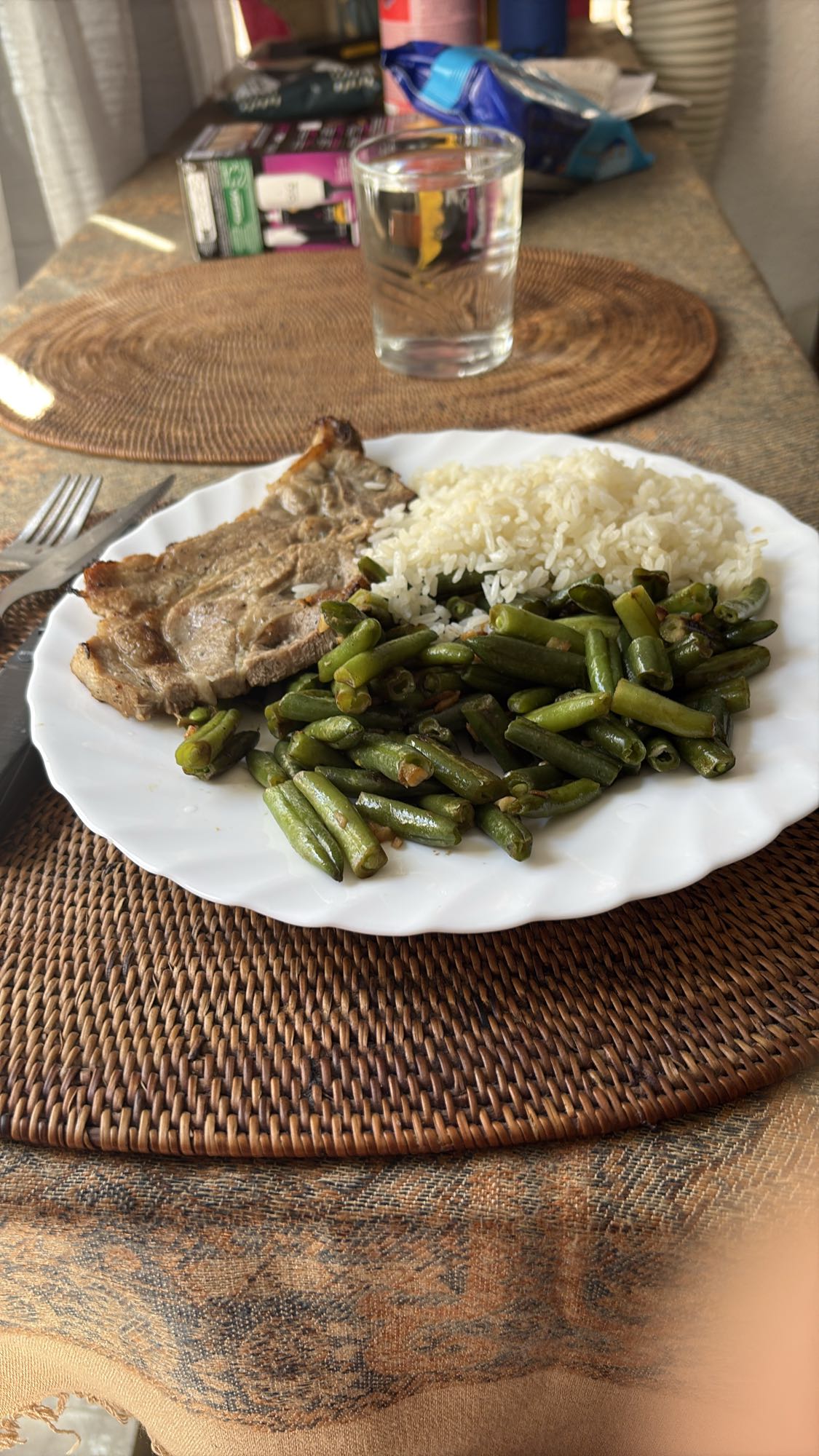 Carne con arroz y judías