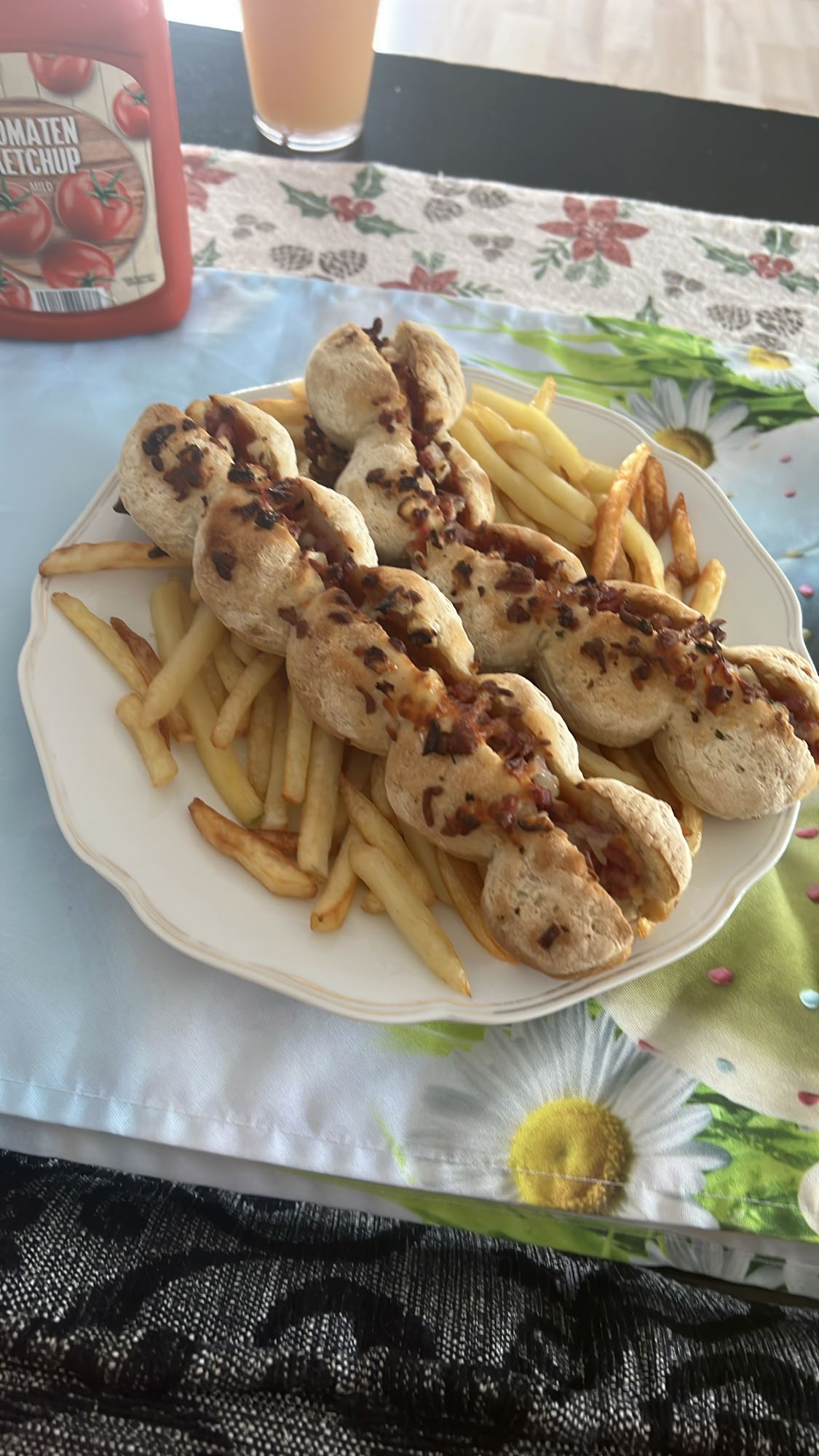Stuffed bread with fries