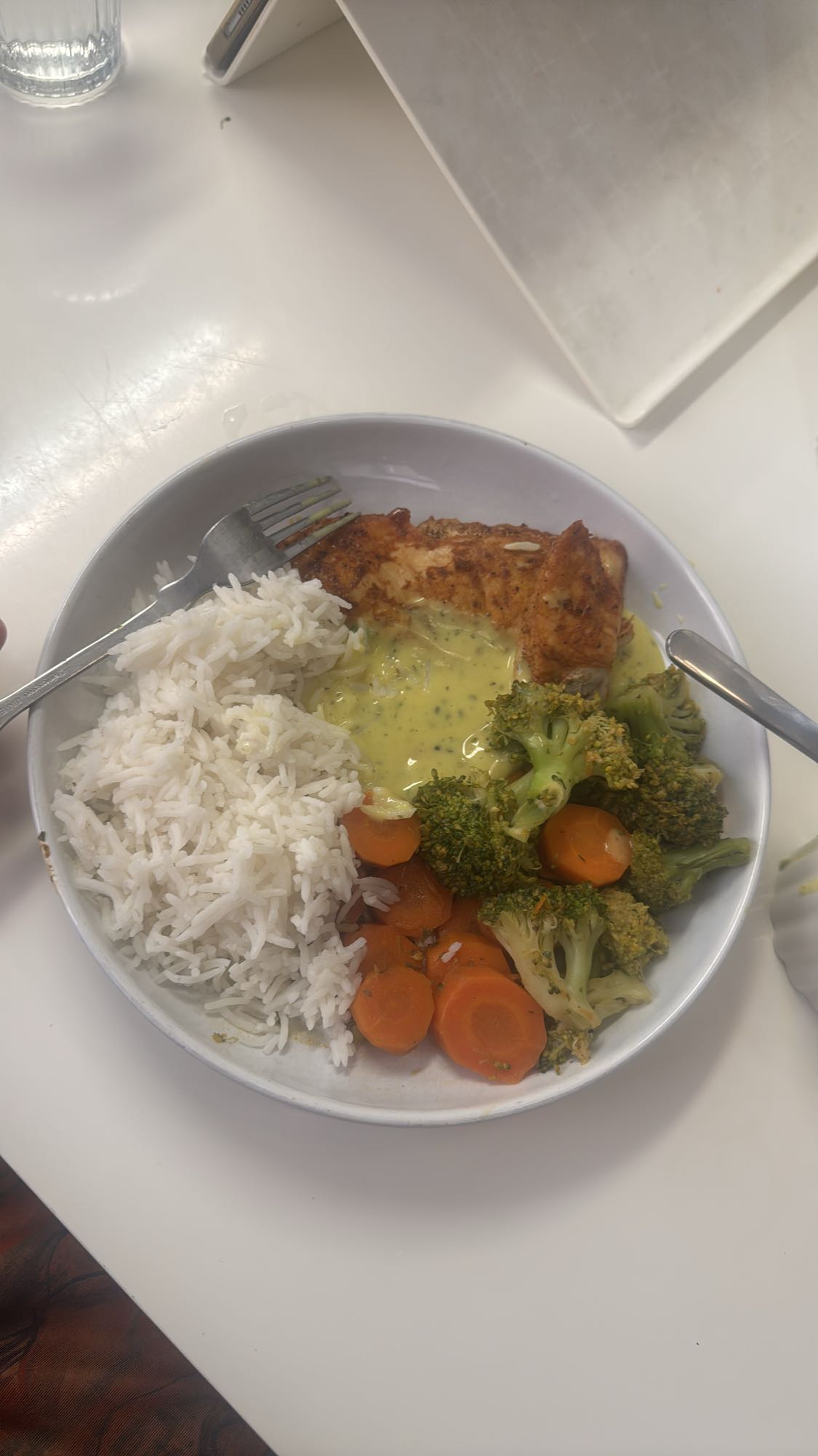 Lax med ris och grönsaker