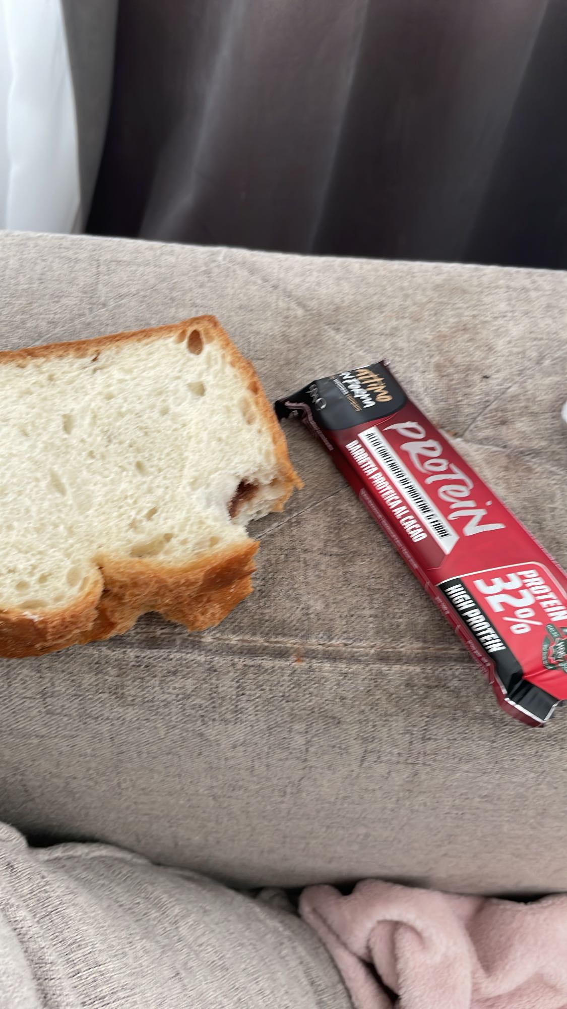 Pâine și baton proteic