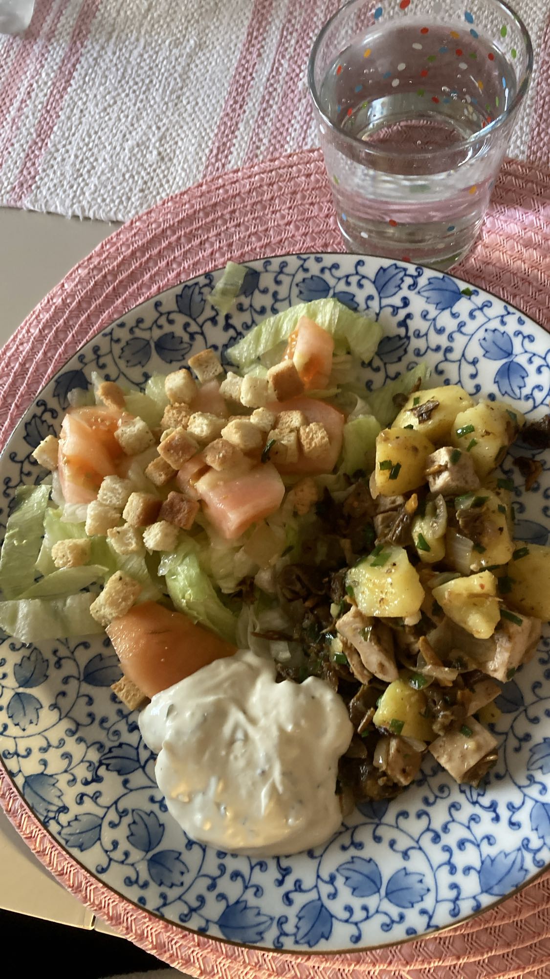Kycklingsallad med sås