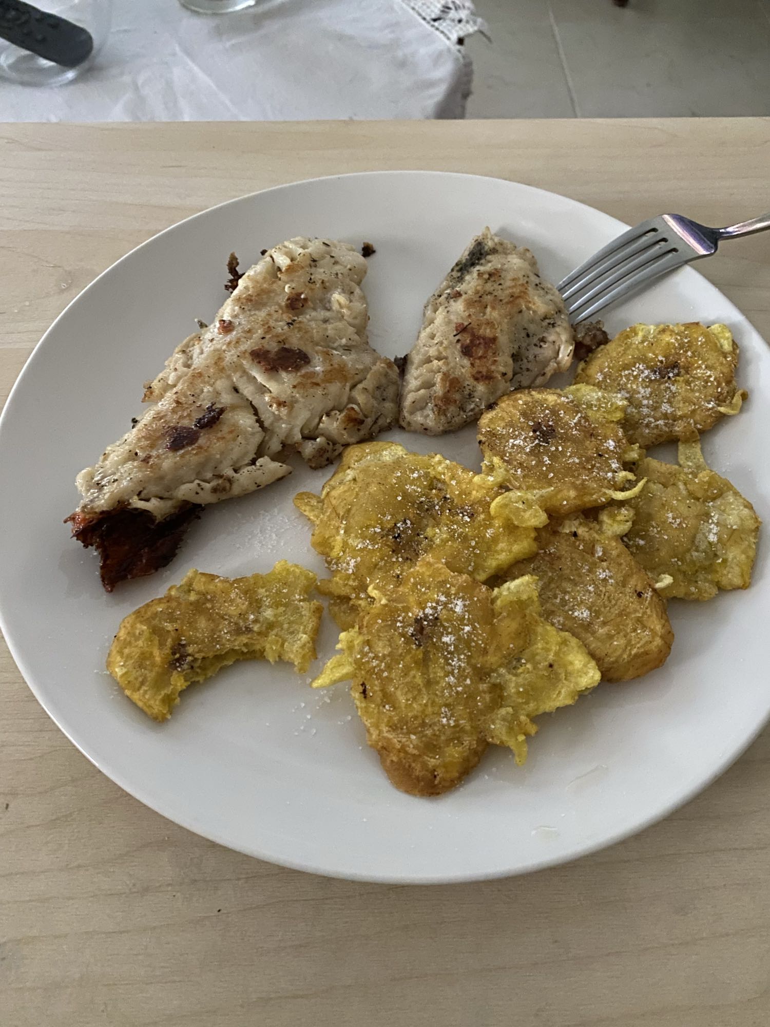 Pez chillo y tostones