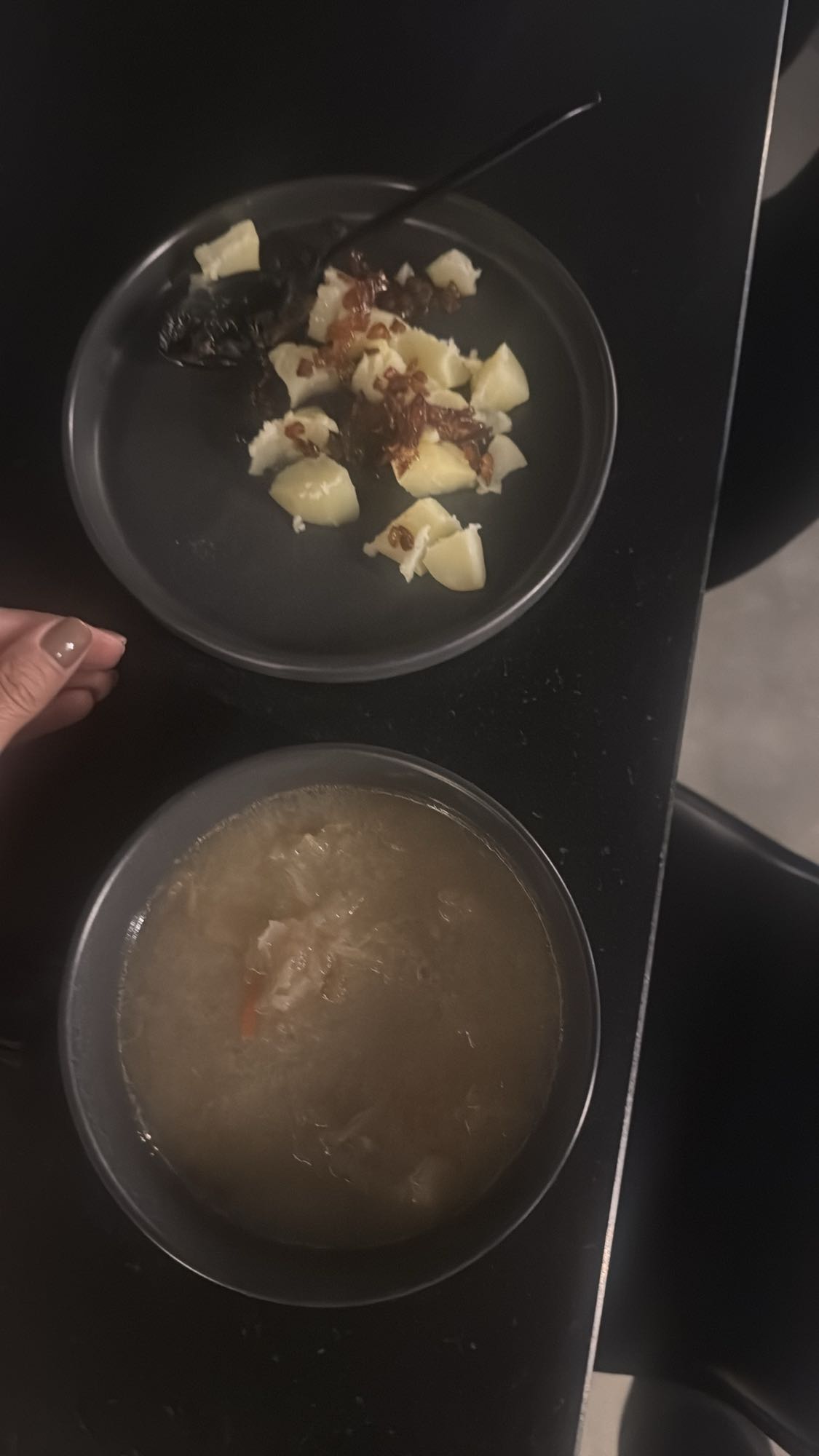 Zupa i ziemniaki z cebulą