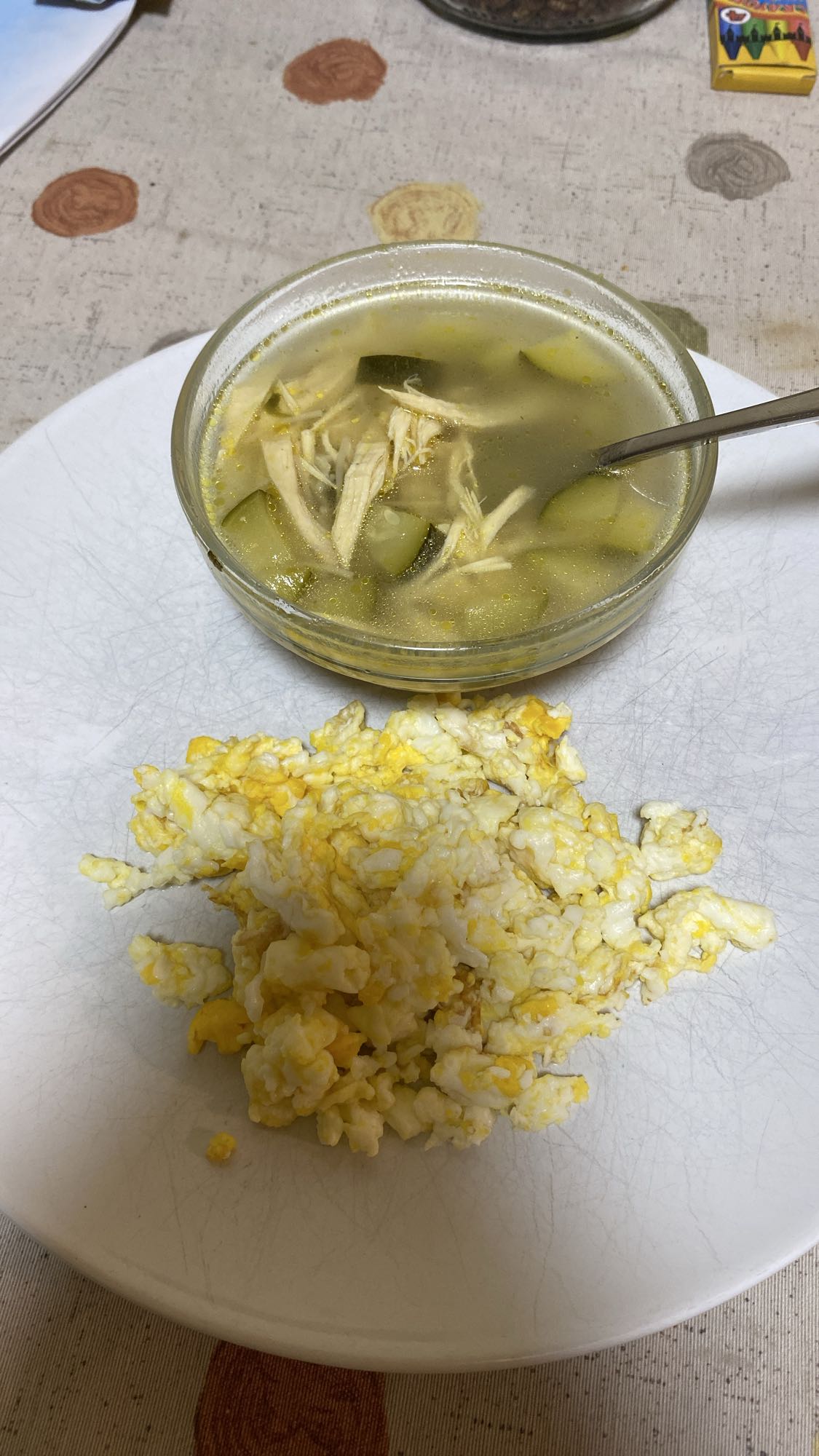 Sopa con huevo revuelto