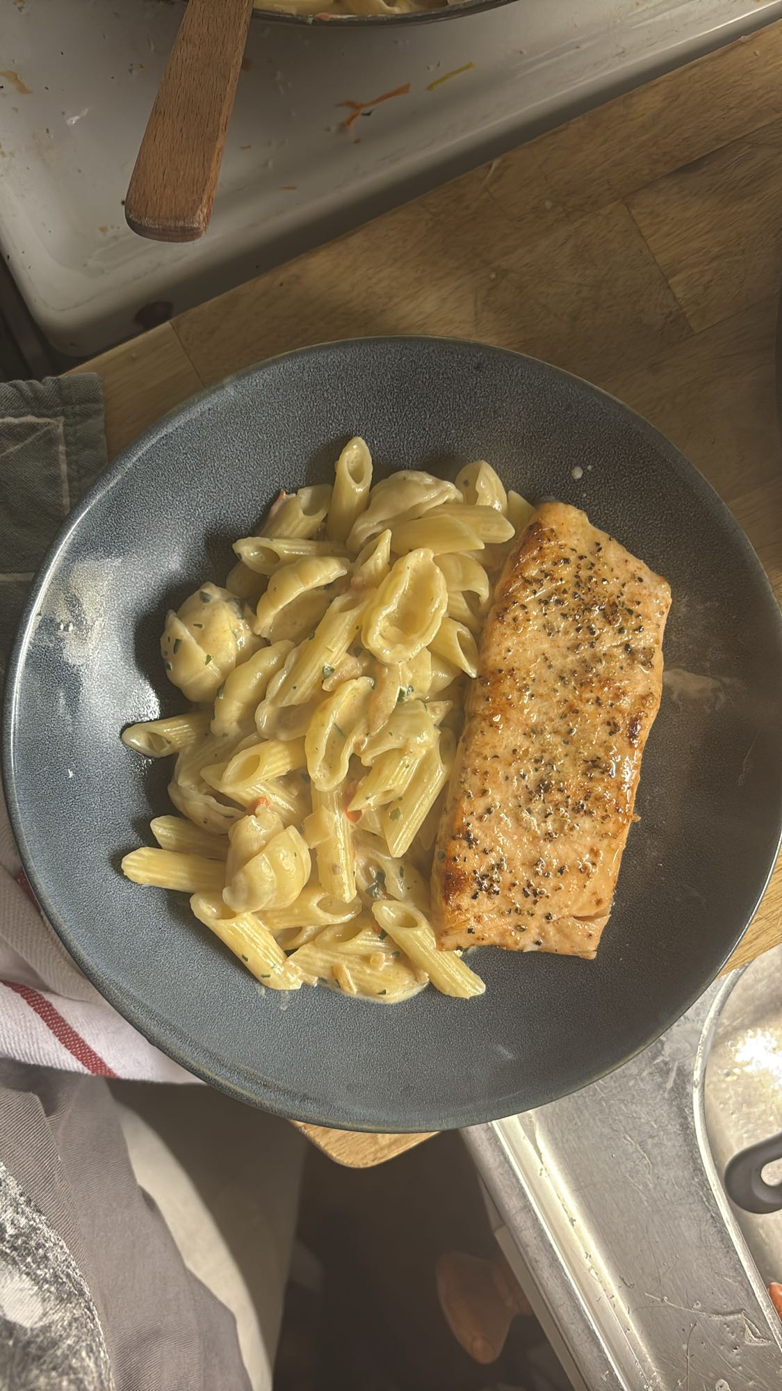 Lax med krämig pasta