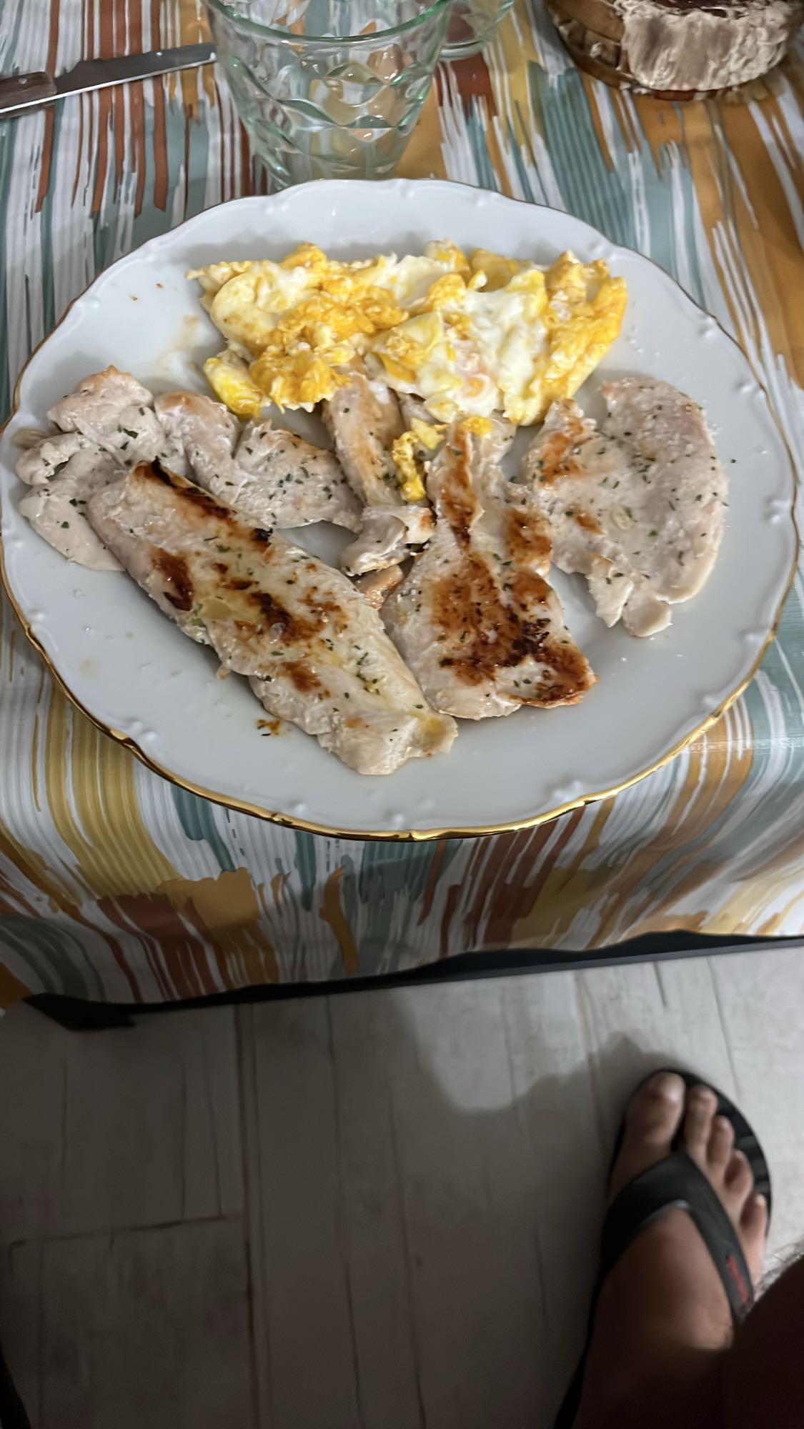 Pollo a la plancha con huevo