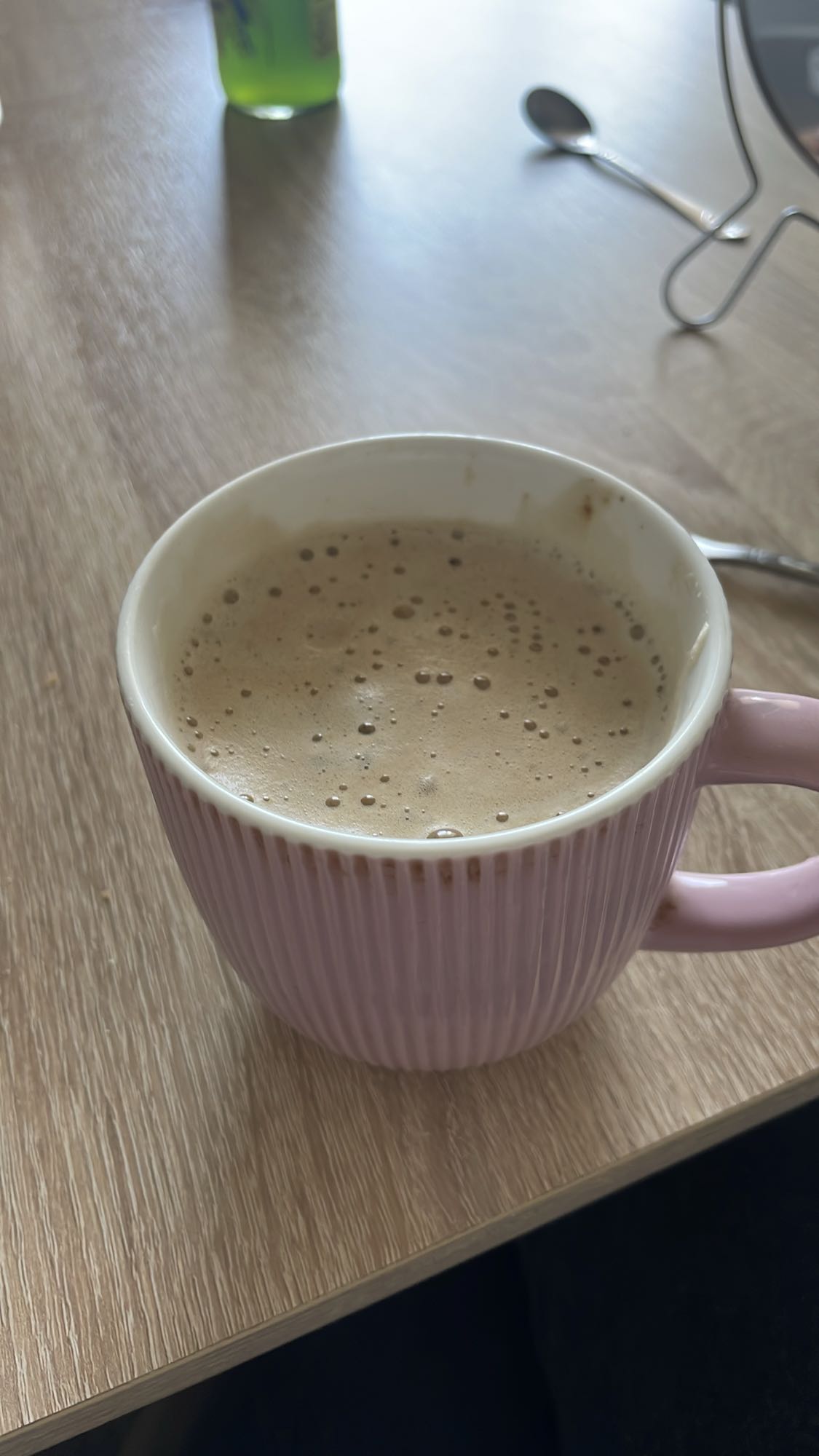 чашка кави з молоком