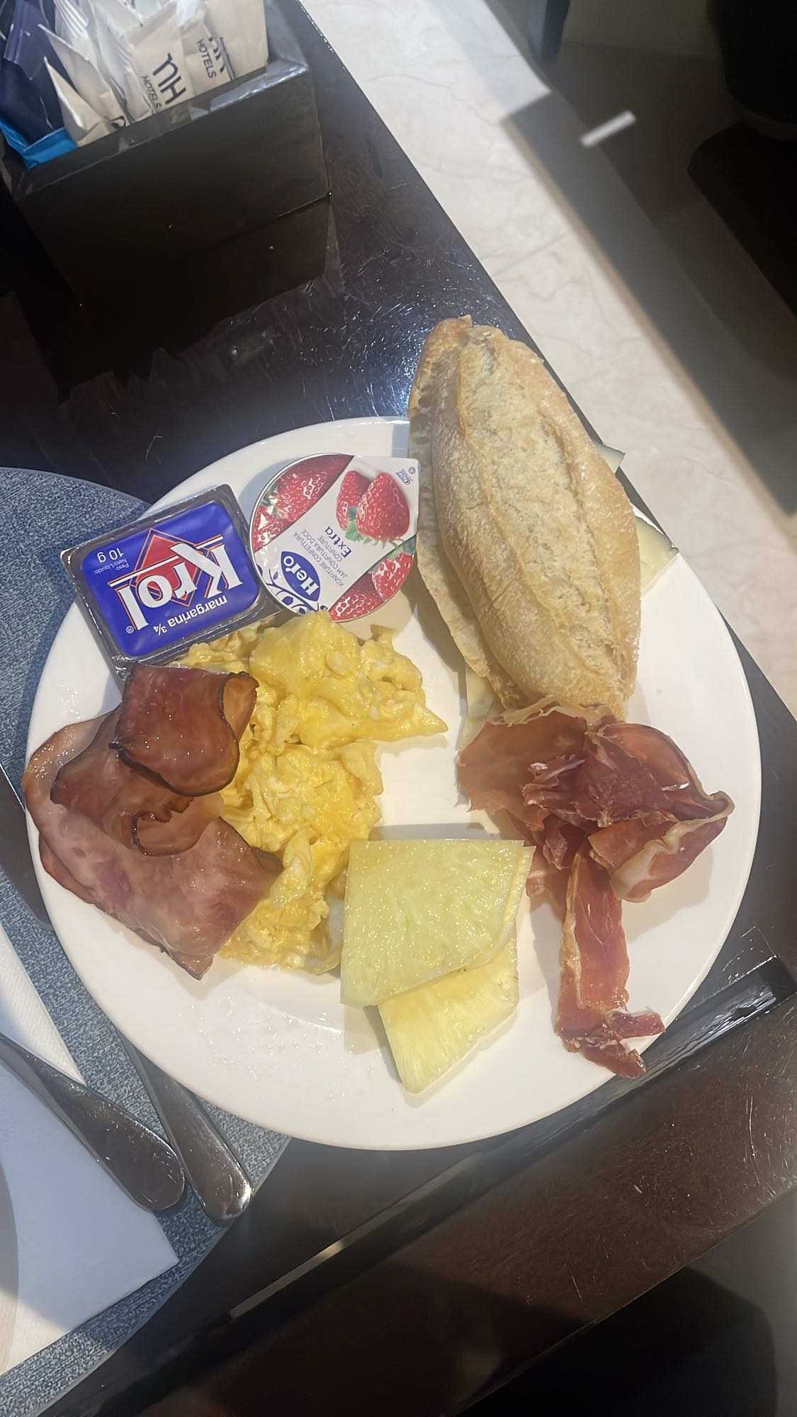 Frukosttallrik hotell