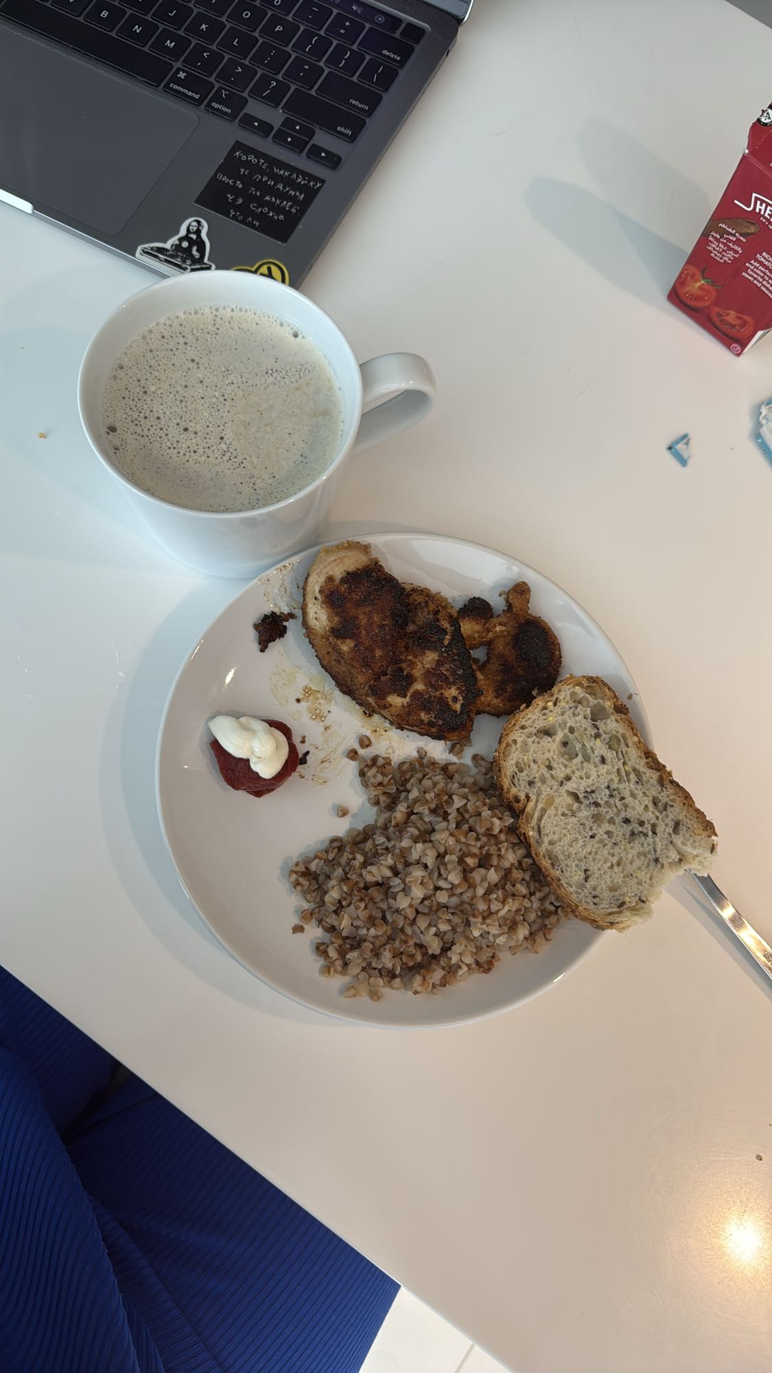 гречка с курицей и хлебом