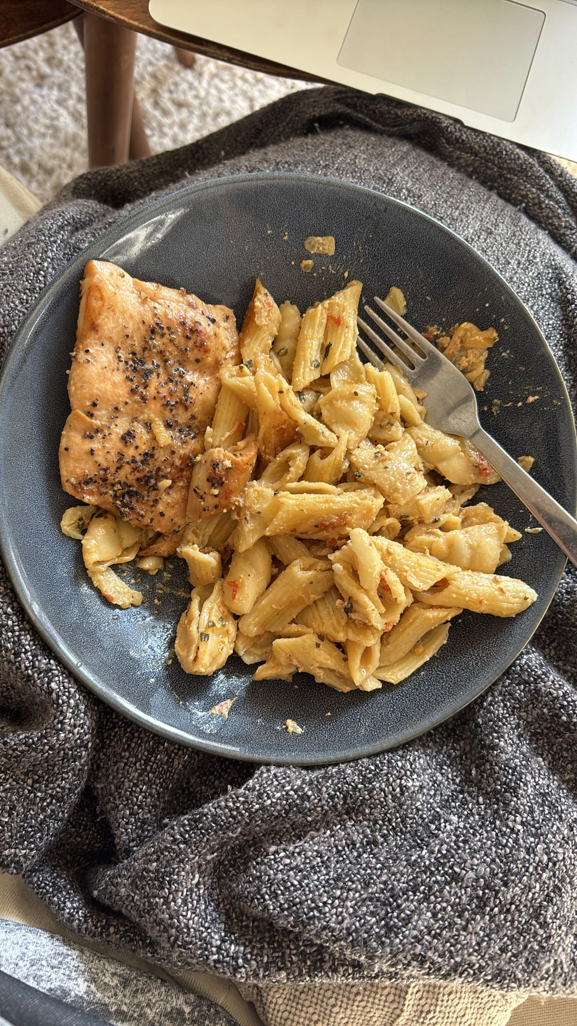 Lax med krämig pasta