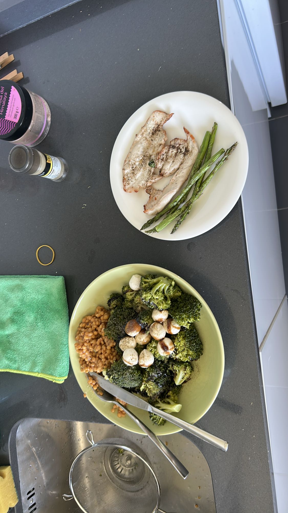 Pollo con verduras y lentejas