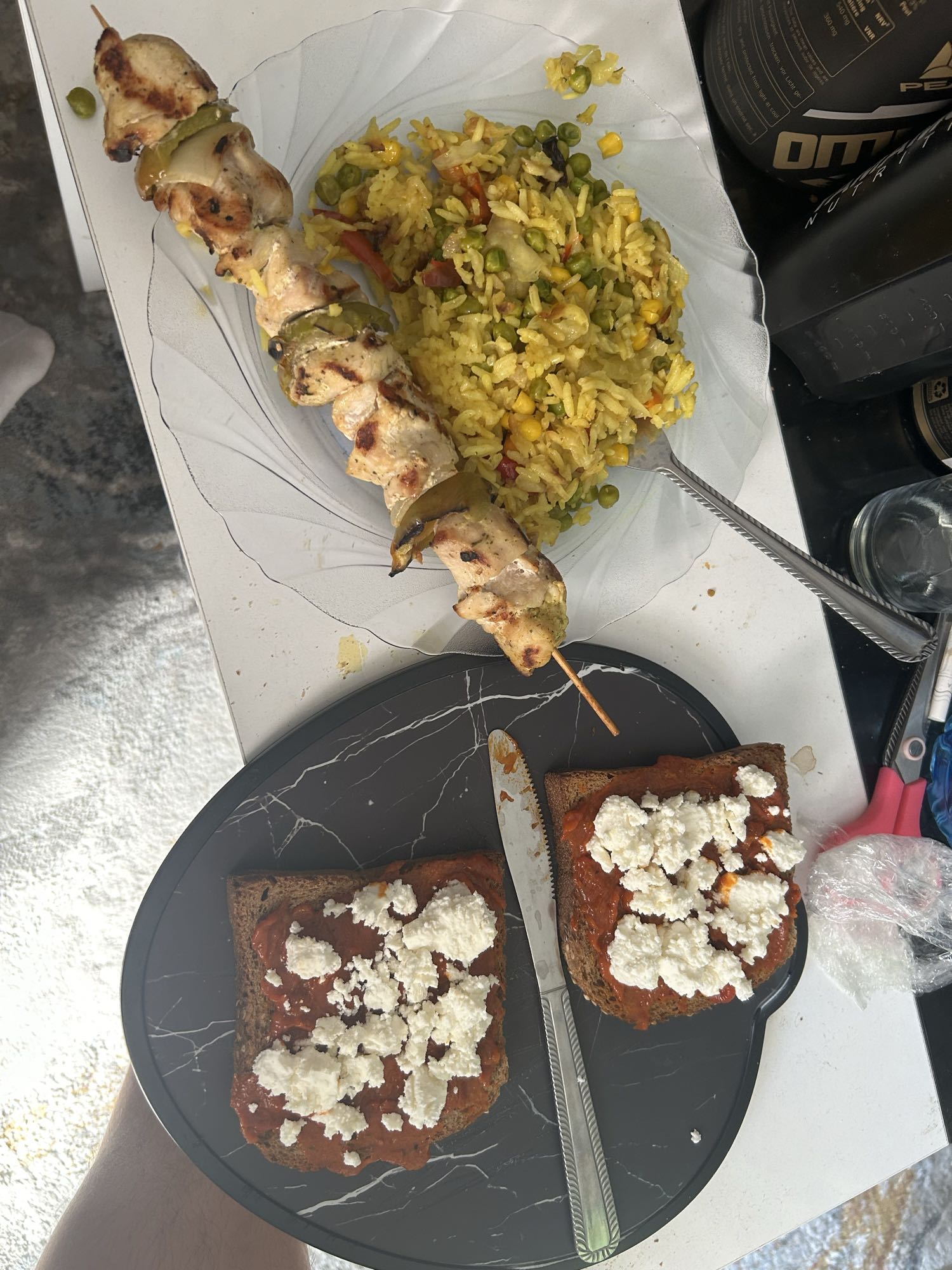 Chicken skewer, rice, toast