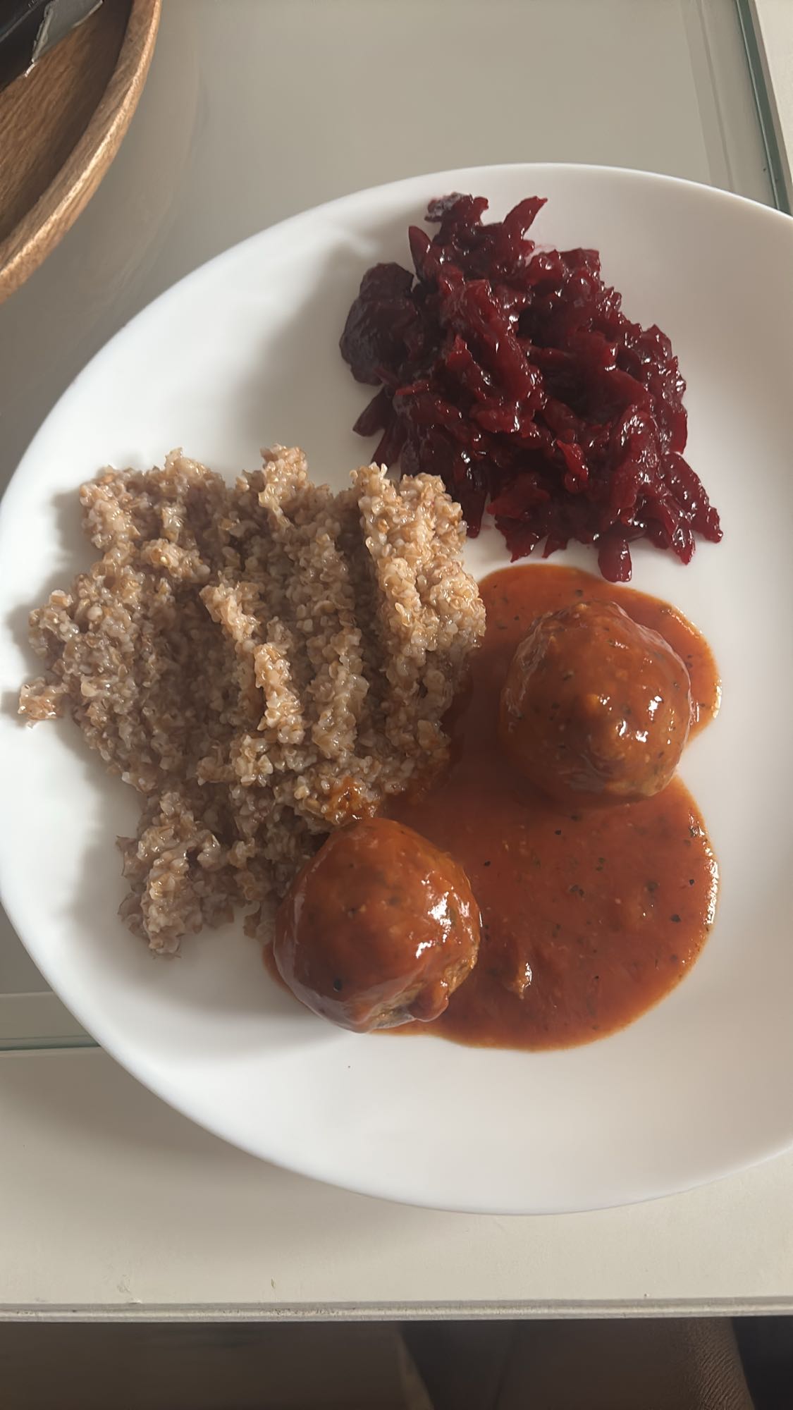 Pulpety z kaszą i buraczkami