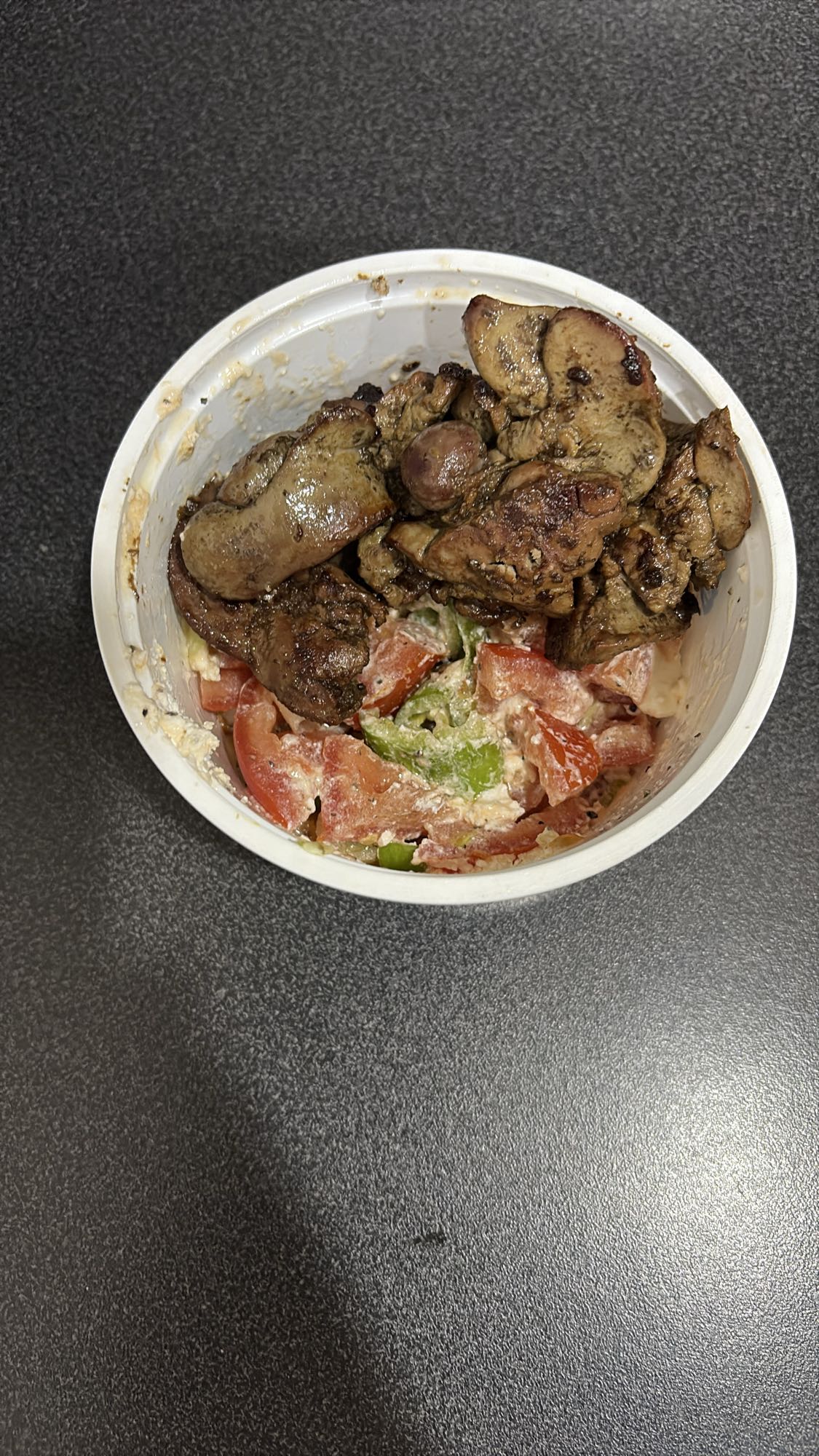 Kyllinglever og salatbolle